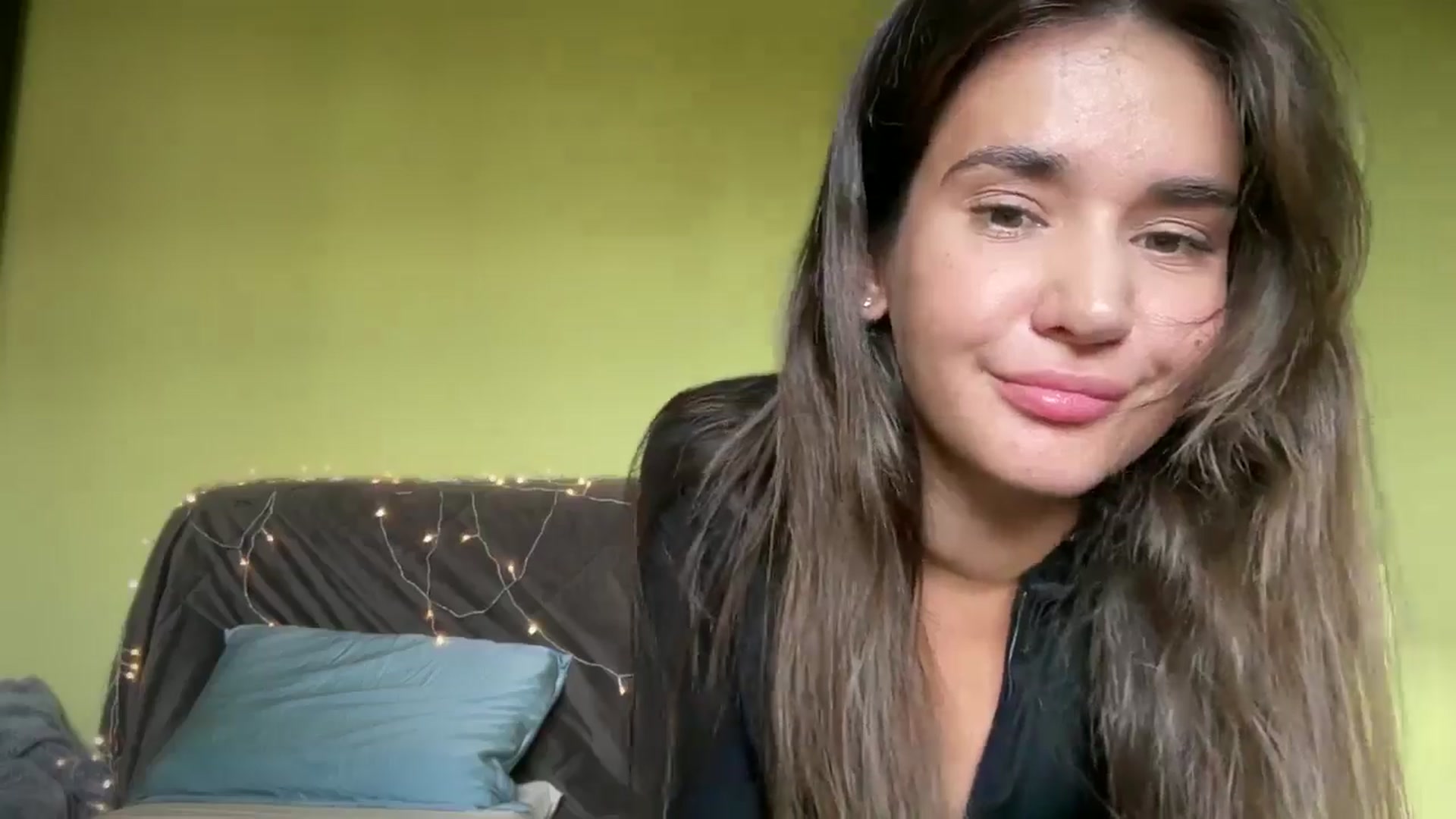Gallery image thumbnail from Ellies_Smile's myfreecams stream on, 07/25/2025, 09:38 image 15 of 20