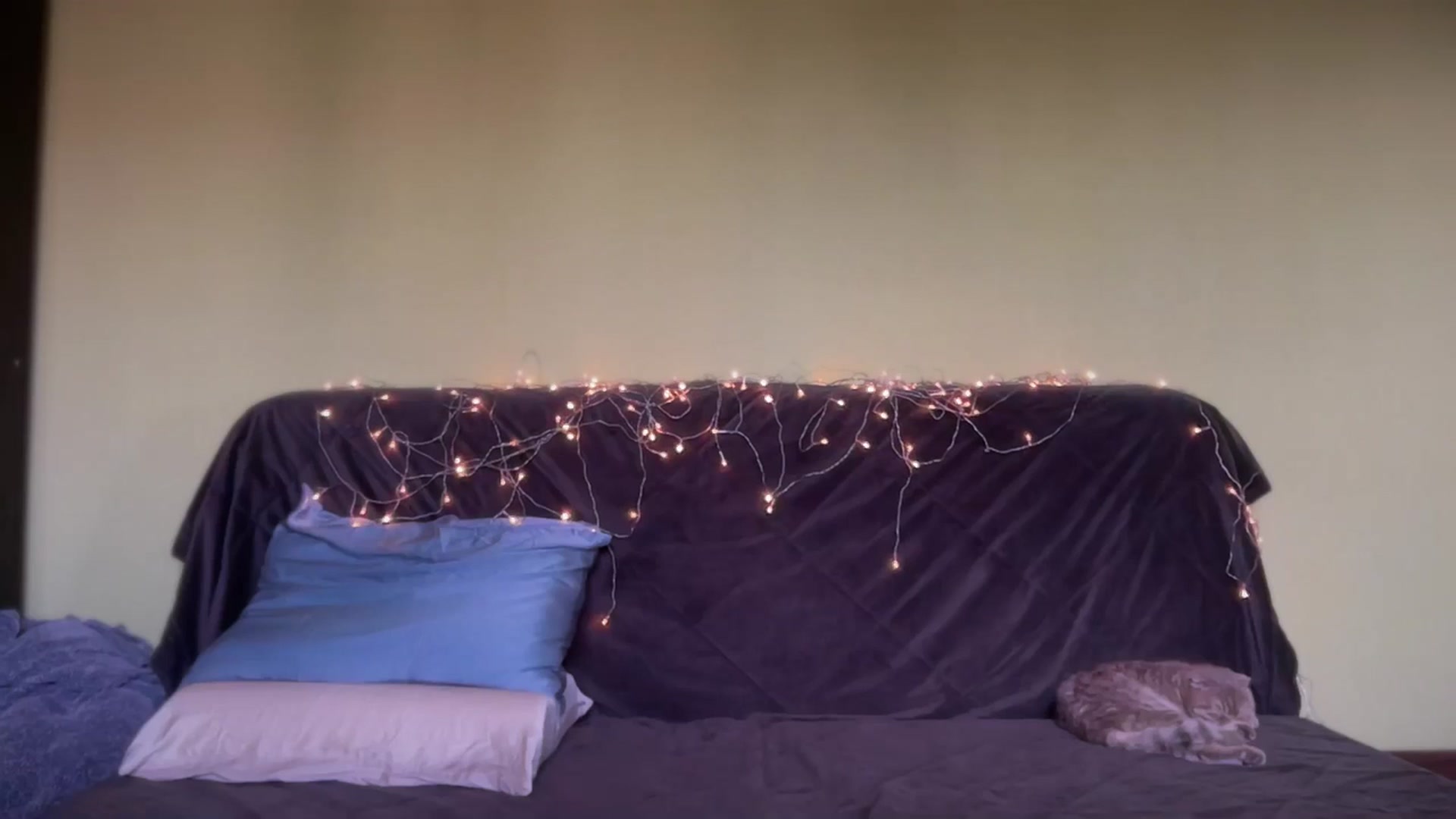 Gallery image thumbnail from Ellies_Smile's myfreecams stream on, 07/26/2025, 10:11 image 16 of 20