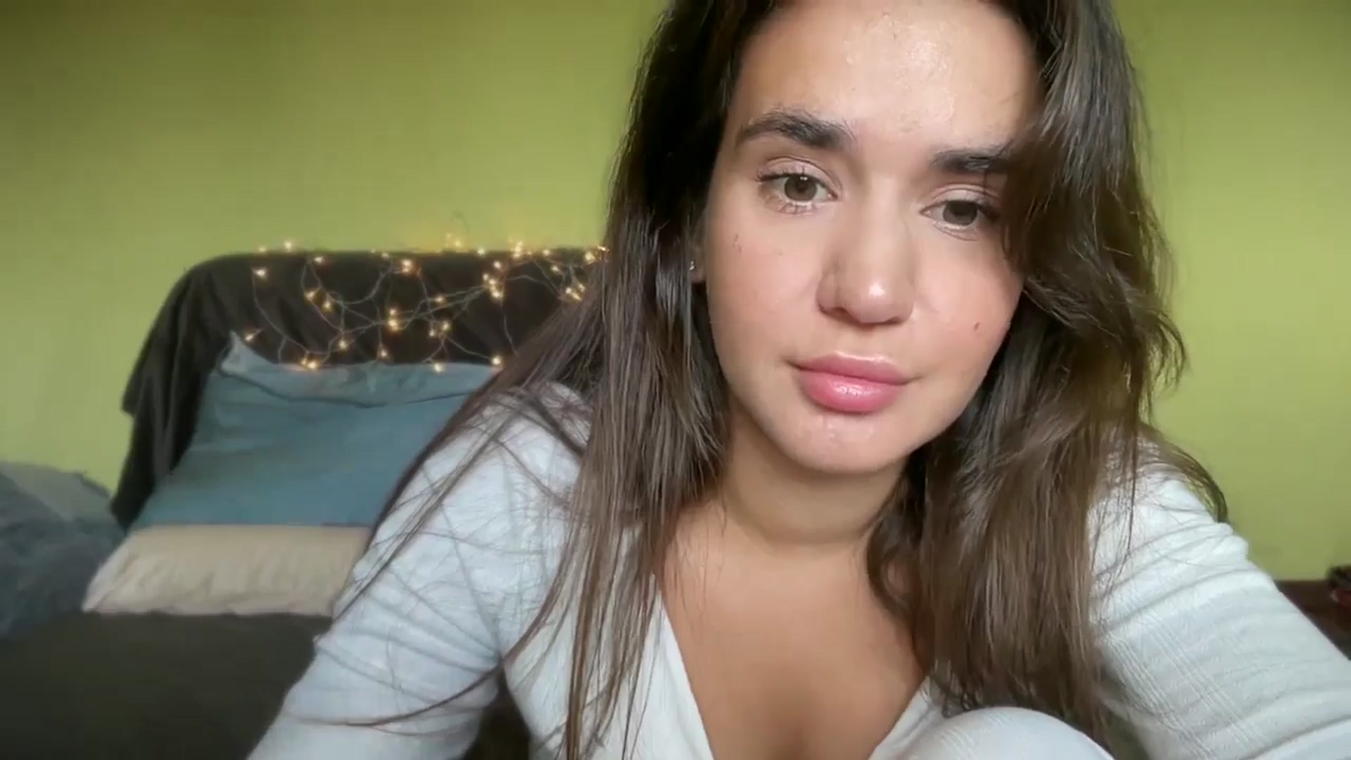 Gallery image thumbnail from Ellies_Smile's myfreecams stream on, 07/26/2025, 10:11 image 9 of 20