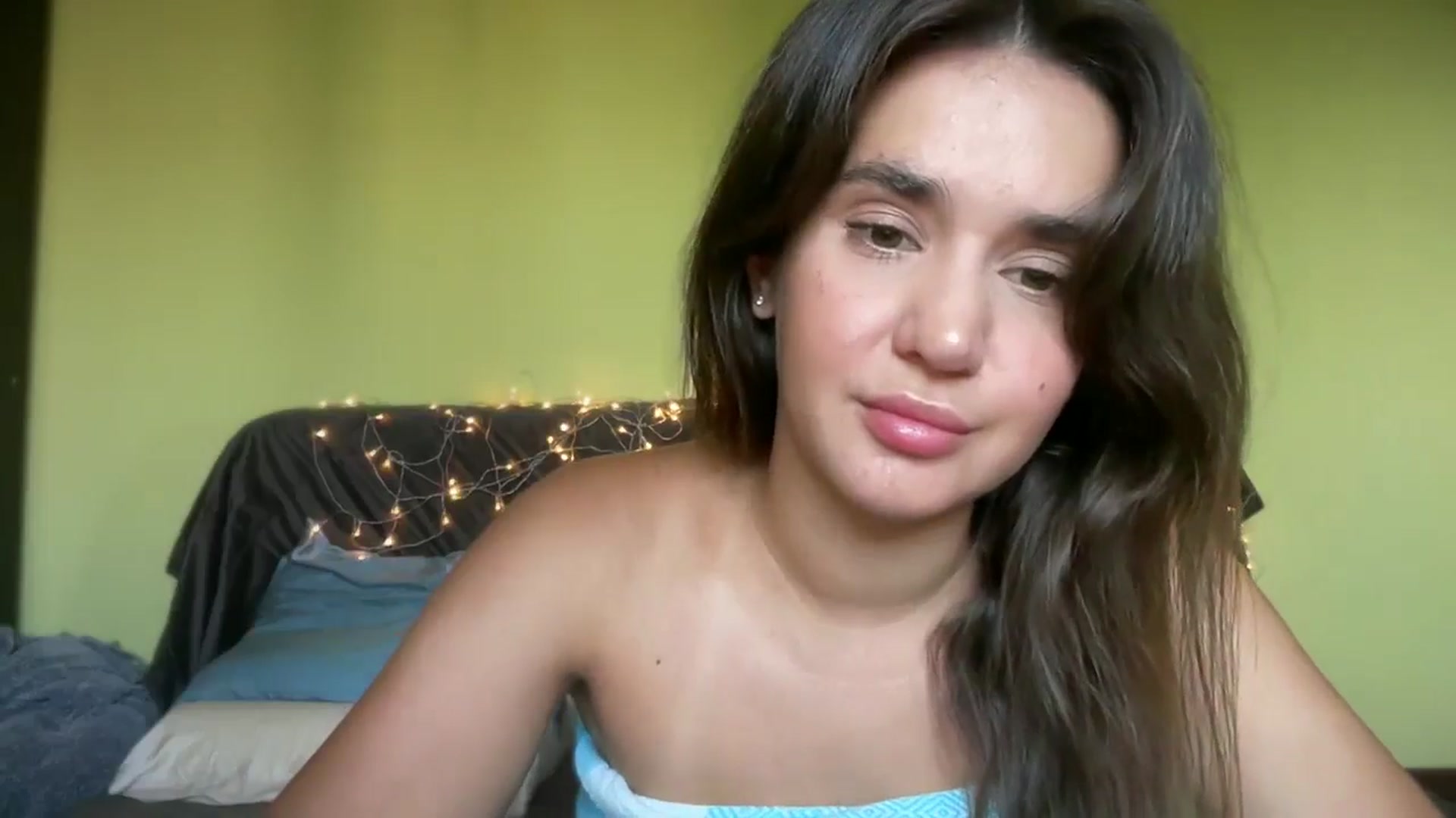 Gallery image thumbnail from Ellies_Smile's myfreecams stream on, 07/26/2025, 11:16 image 16 of 20