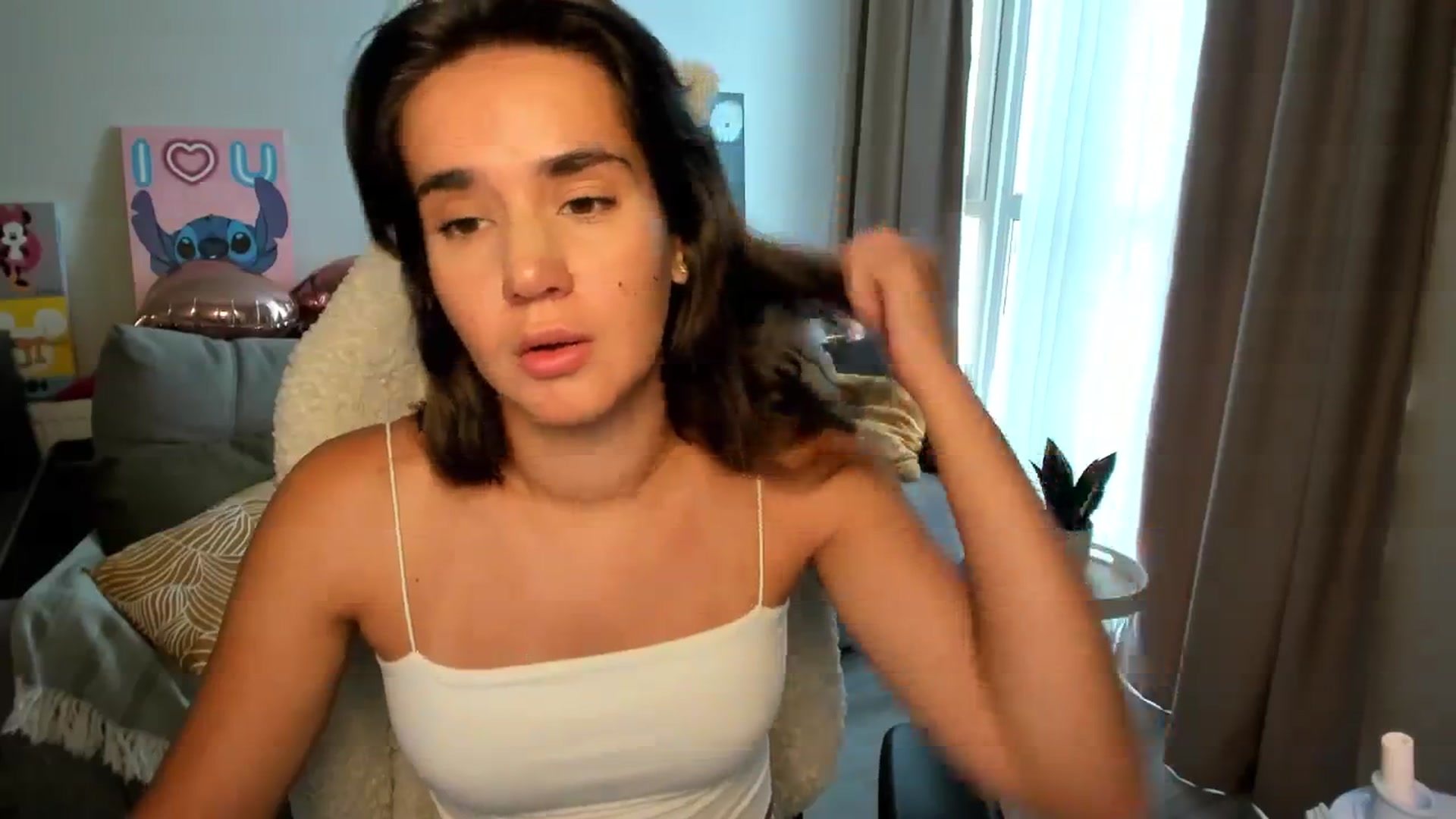 Gallery image thumbnail from Ellies_Smile's myfreecams stream on, 08/01/2025, 09:23 image 15 of 20