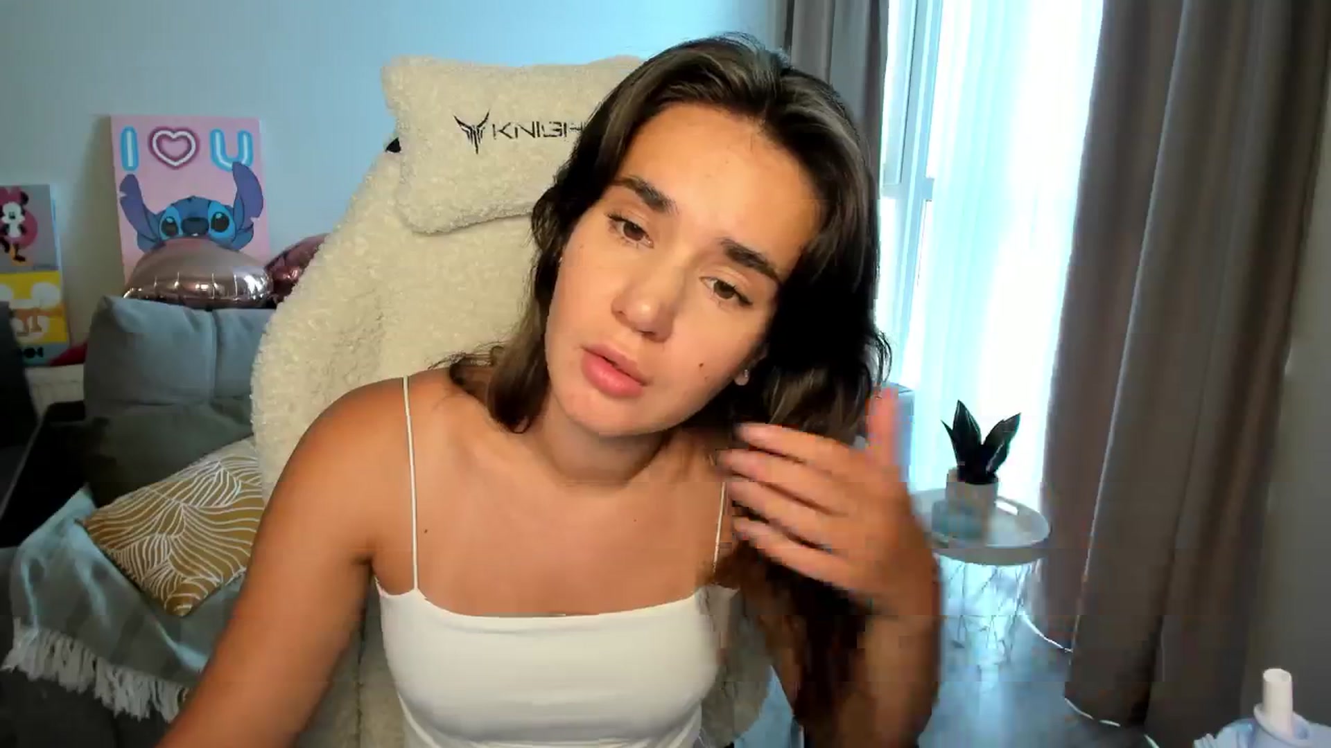 Gallery image thumbnail from Ellies_Smile's myfreecams stream on, 08/01/2025, 09:23 image 16 of 20