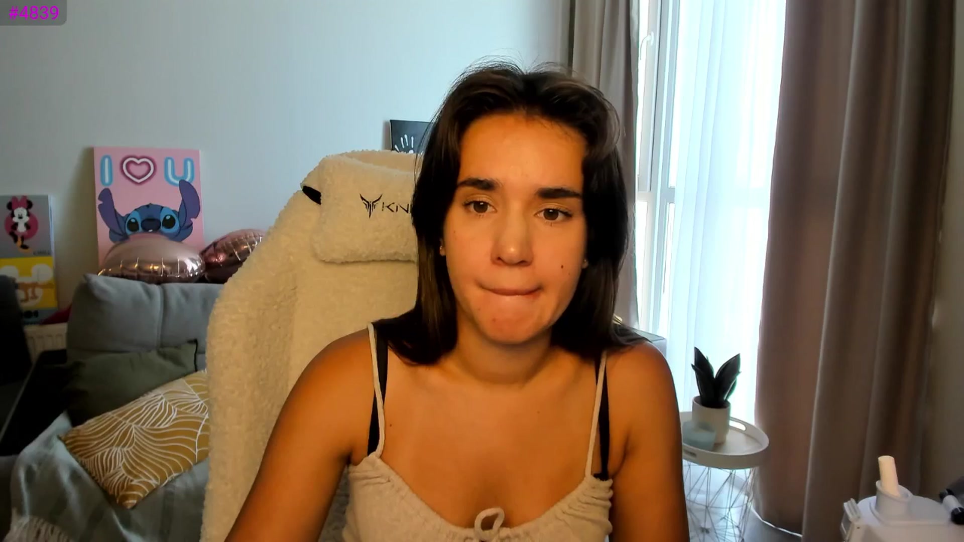 Gallery image thumbnail from Ellies_Smile's myfreecams stream on, 08/07/2025, 11:29 image 9 of 20