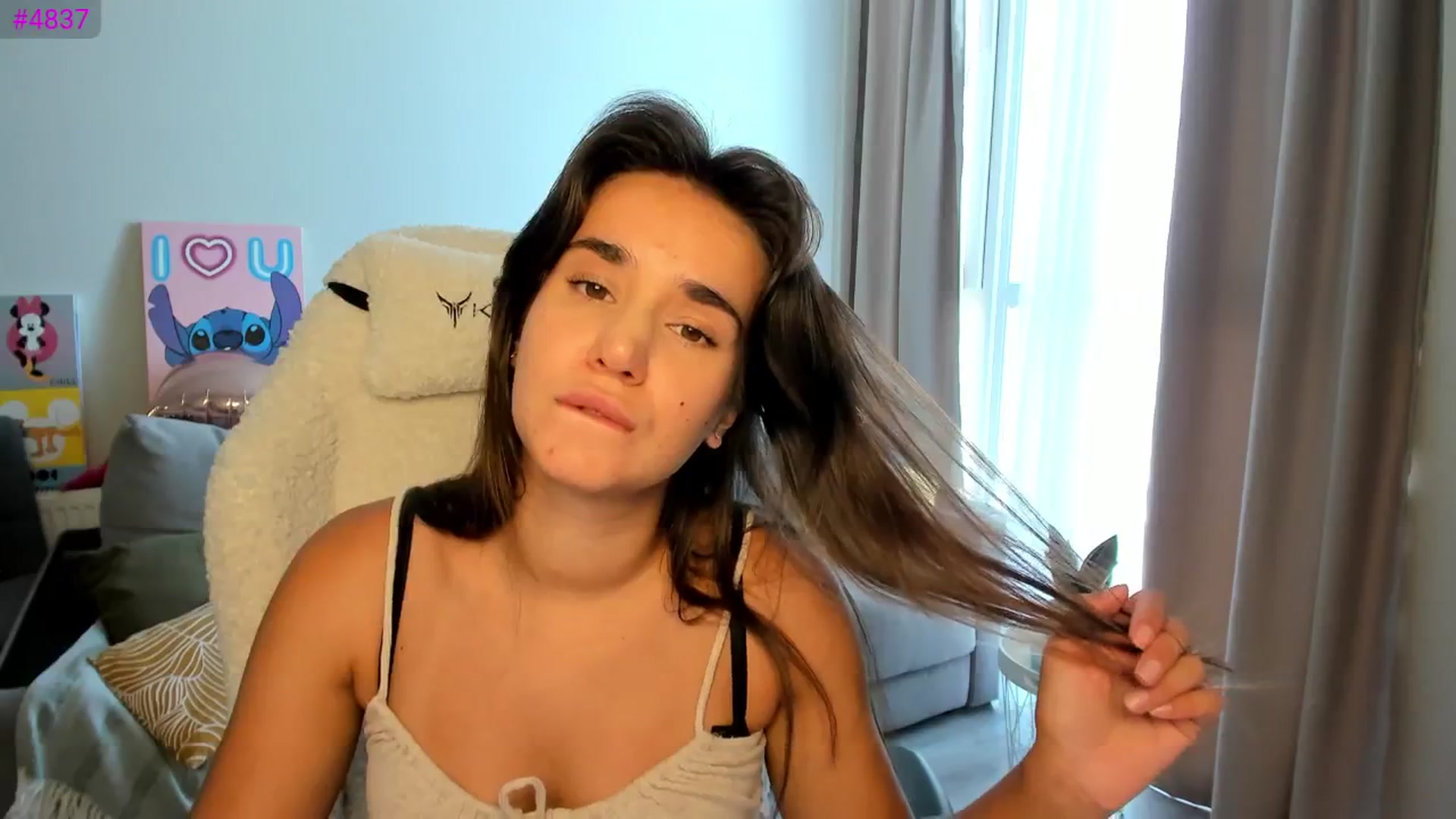 Gallery image thumbnail from Ellies_Smile's myfreecams stream on, 08/07/2025, 11:29 image 4 of 20