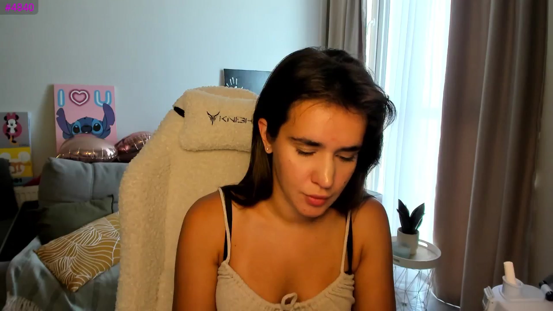 Gallery image thumbnail from Ellies_Smile's myfreecams stream on, 08/07/2025, 11:29 image 11 of 20