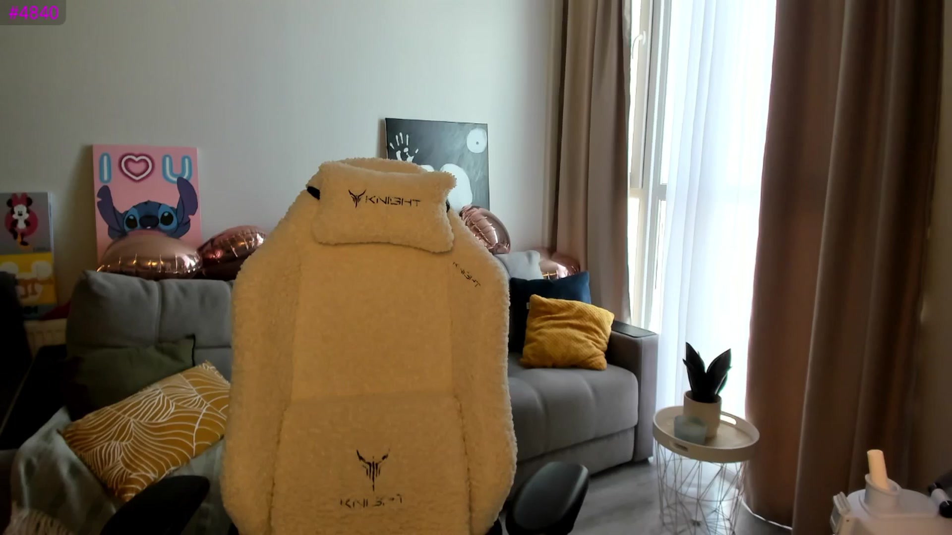Gallery image thumbnail from Ellies_Smile's myfreecams stream on, 08/07/2025, 11:29 image 16 of 20