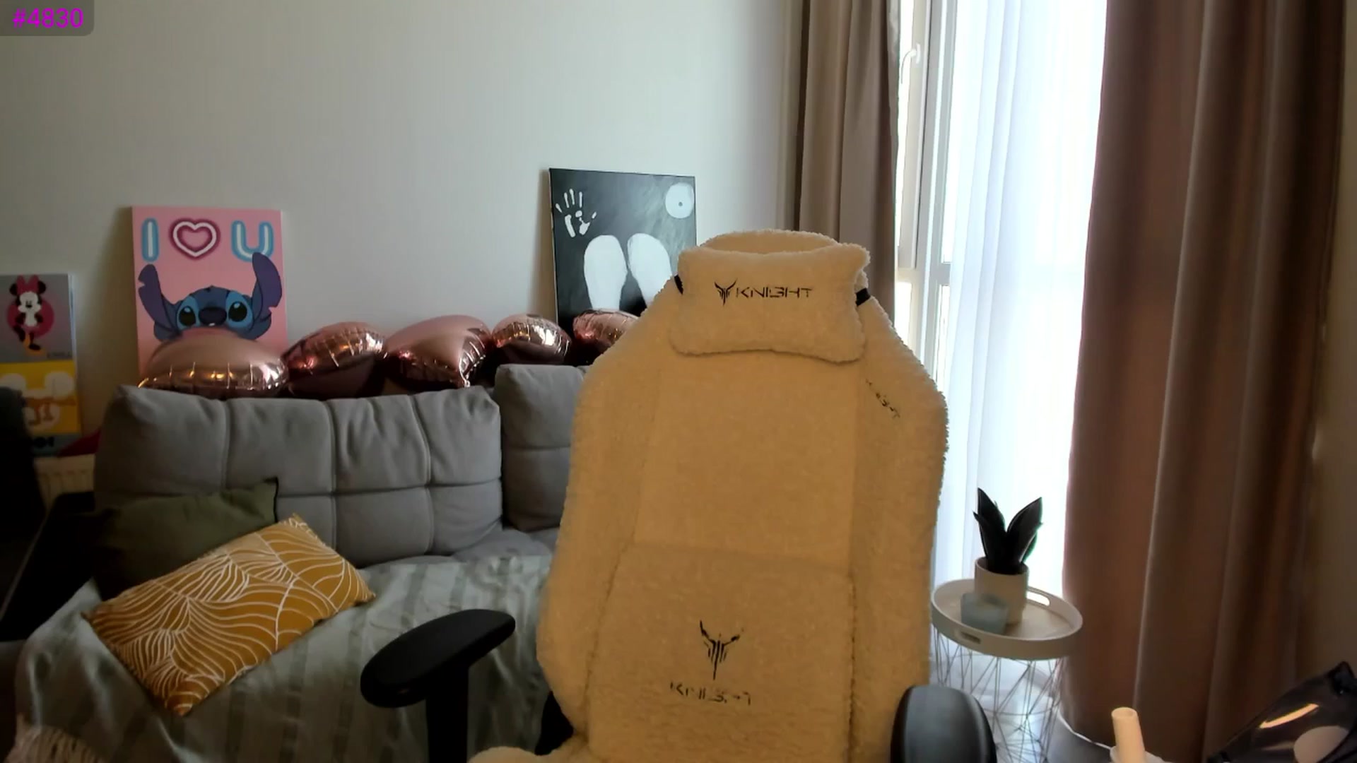 Gallery image thumbnail from Ellies_Smile's myfreecams stream on, 08/07/2025, 11:55 image 17 of 20