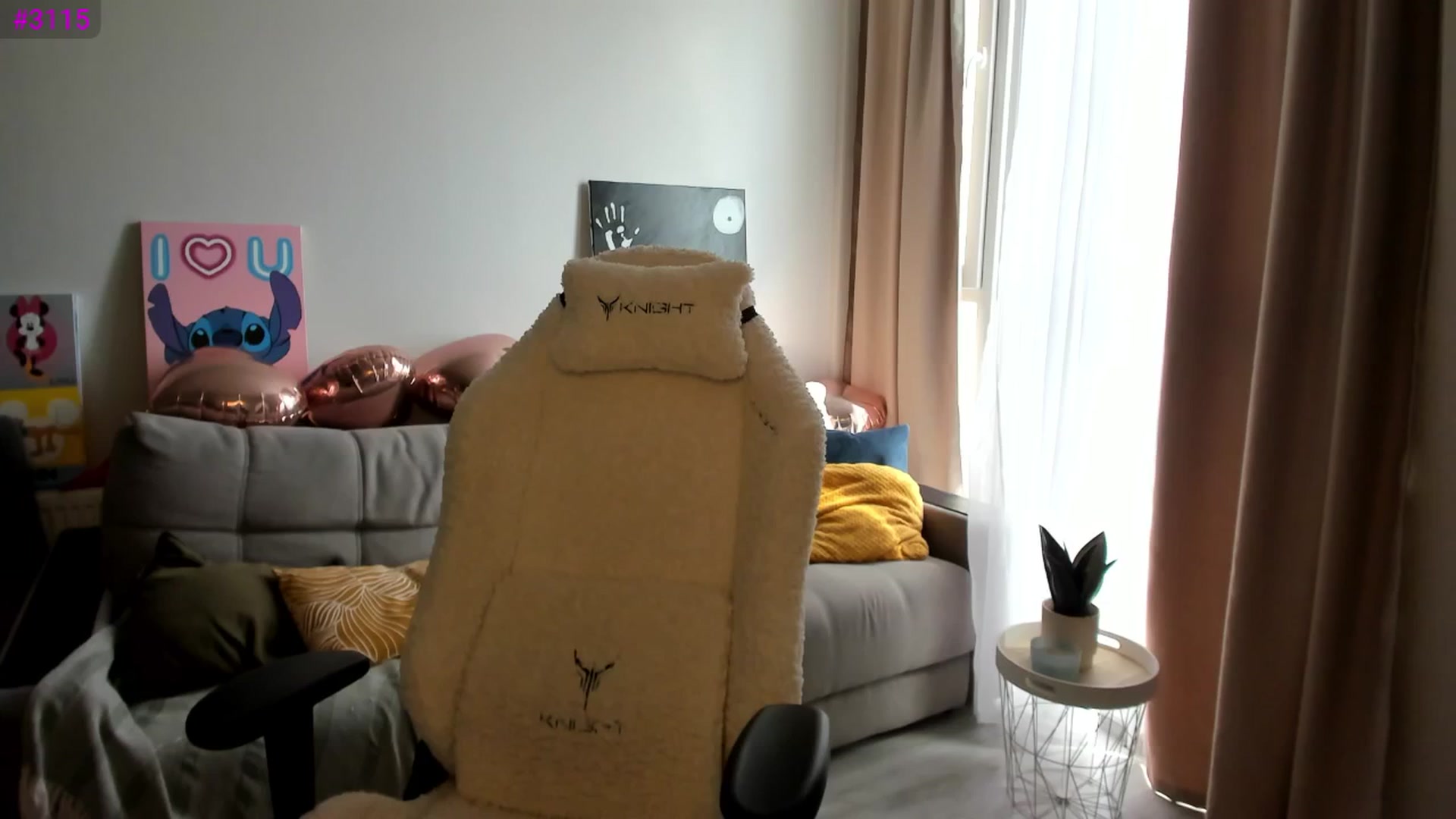 Gallery image thumbnail from Ellies_Smile's myfreecams stream on, 08/12/2025, 09:42 image 6 of 20