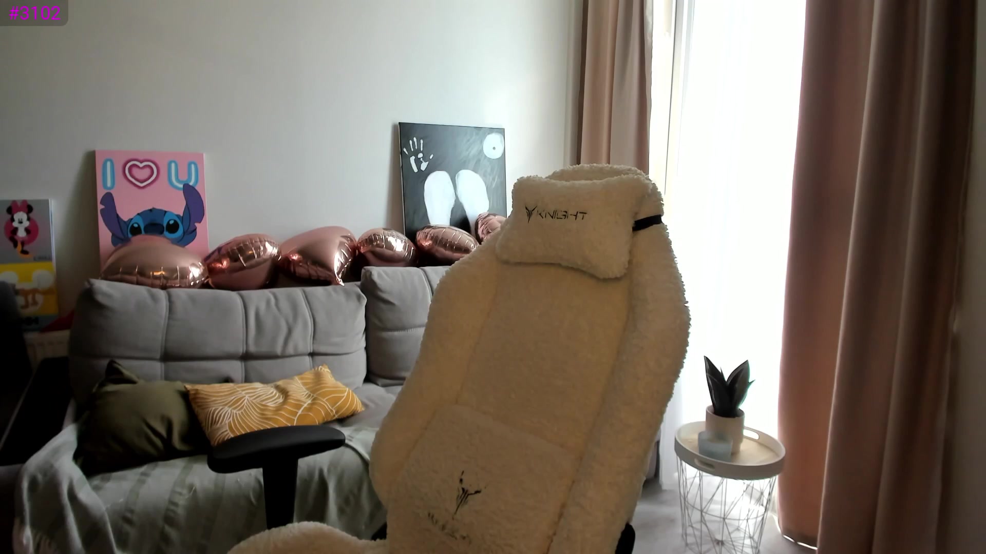 Gallery image thumbnail from Ellies_Smile's myfreecams stream on, 08/12/2025, 09:42 image 15 of 20