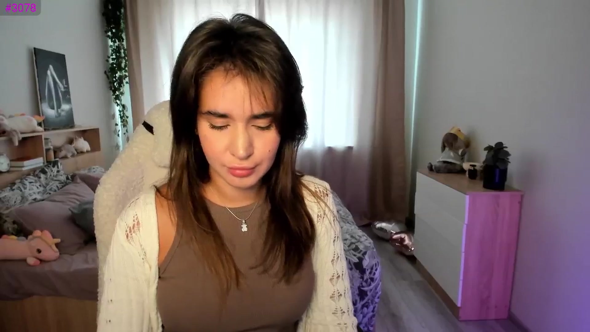 Gallery image thumbnail from Ellies_Smile's myfreecams stream on, 08/22/2025, 09:23 image 9 of 20