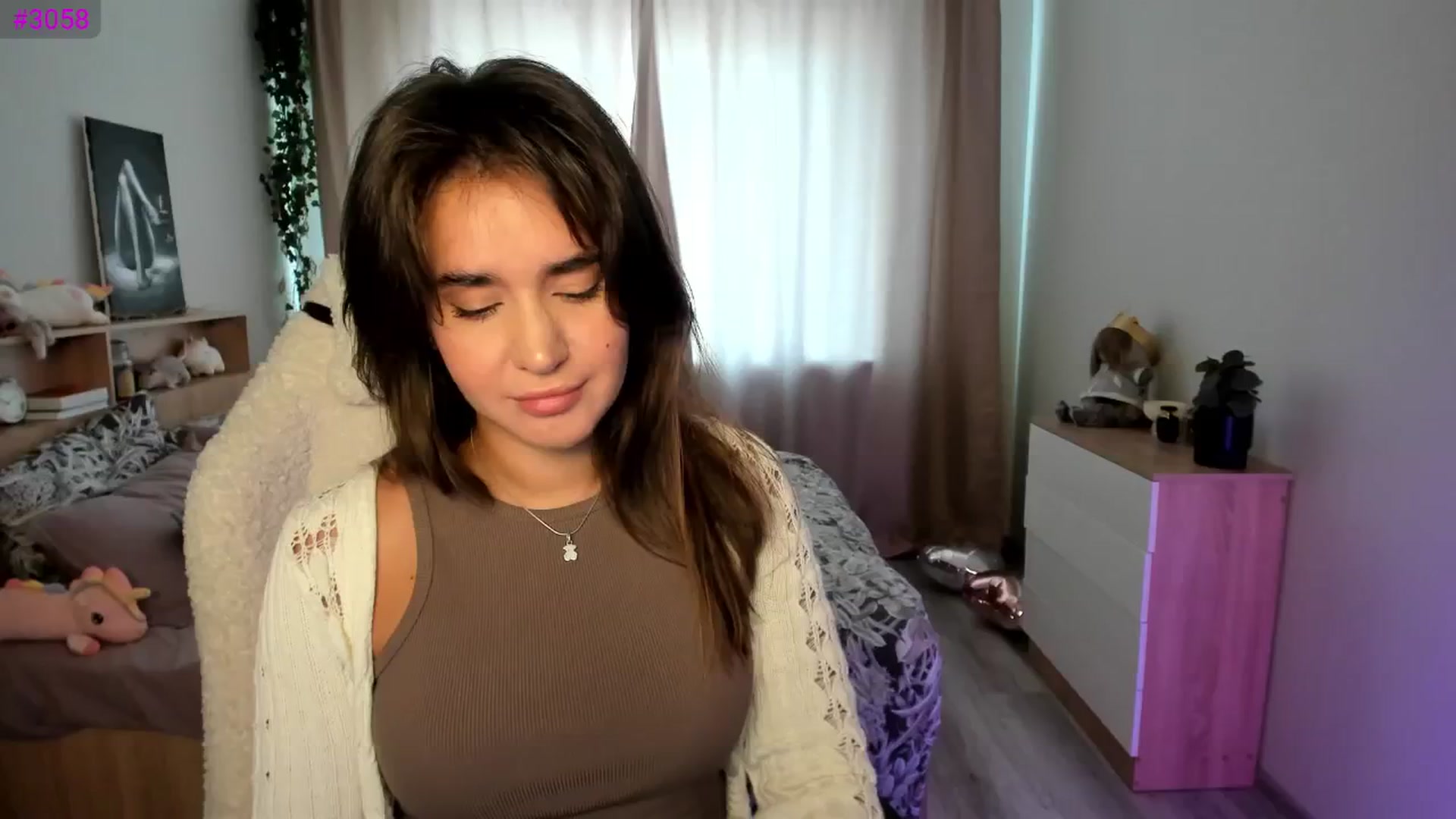 Gallery image thumbnail from Ellies_Smile's myfreecams stream on, 08/22/2025, 09:23 image 14 of 20