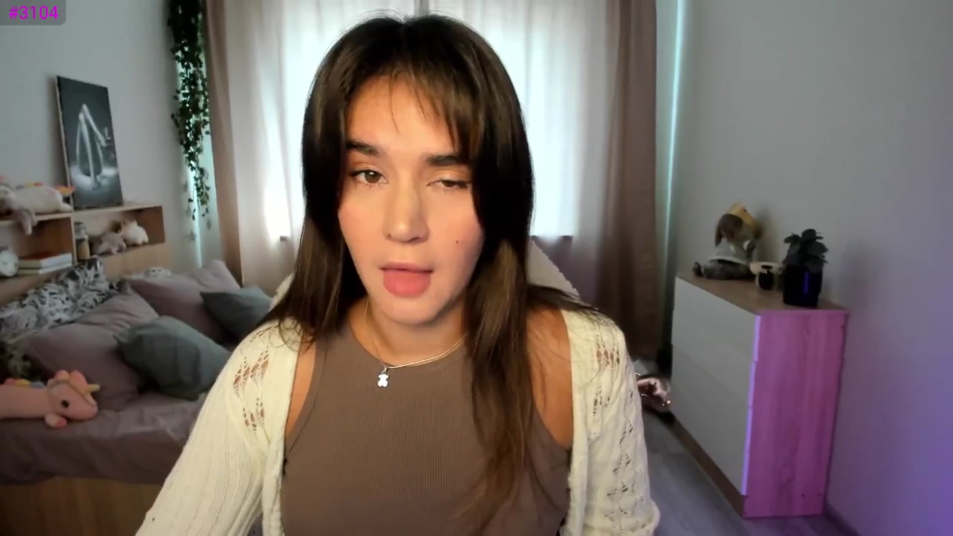 Gallery image thumbnail from Ellies_Smile's myfreecams stream on, 08/22/2025, 09:23 image 6 of 20