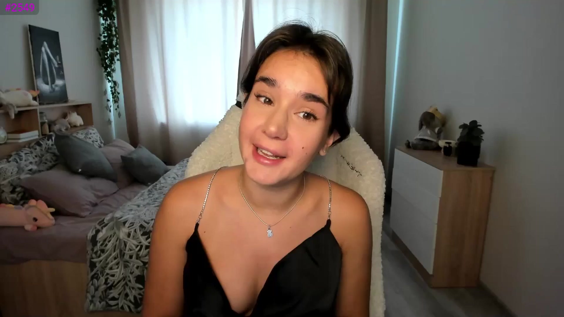 Gallery image thumbnail from Ellies_Smile's myfreecams stream on, 08/27/2025, 09:28 image 6 of 20