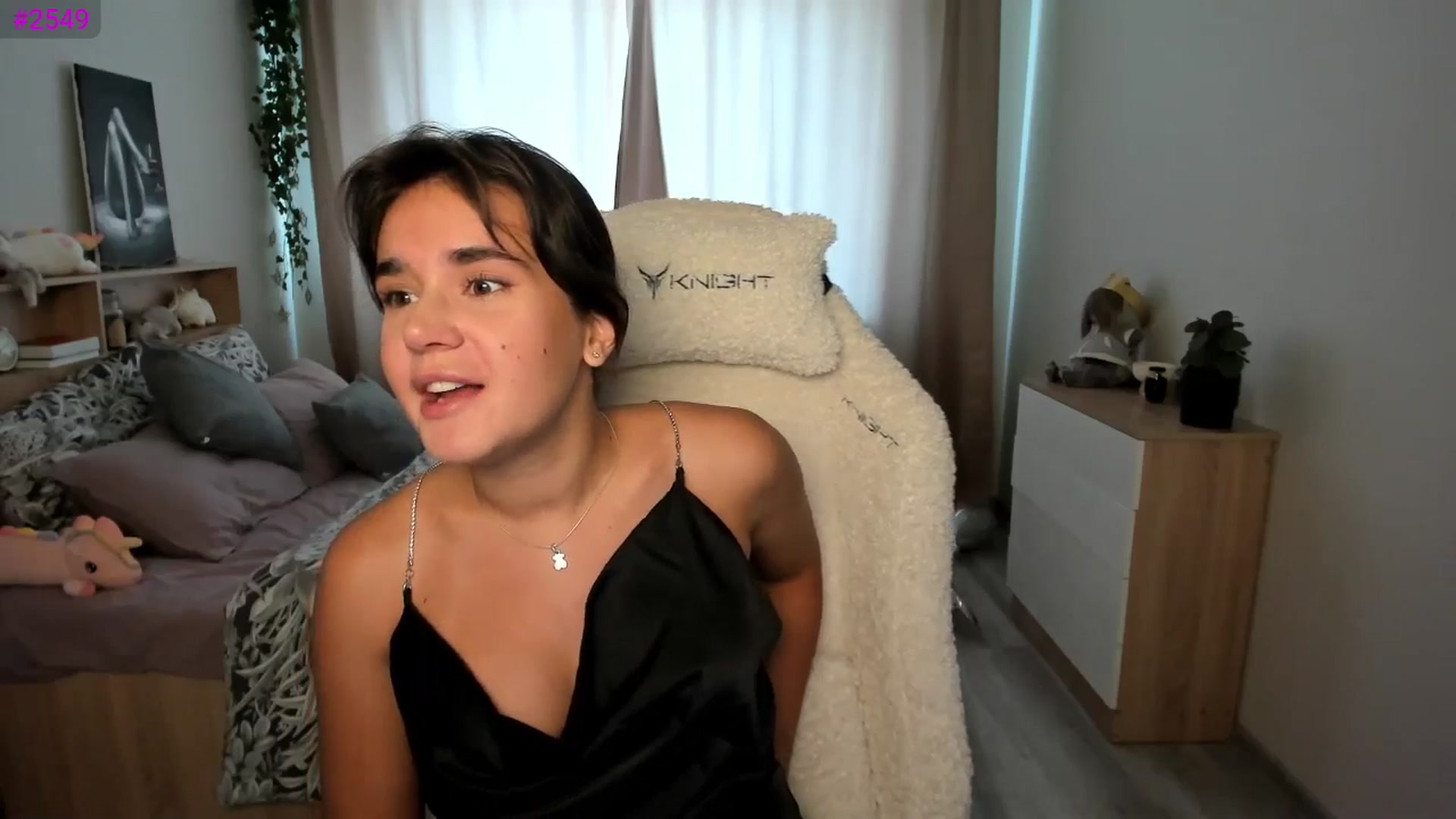 Gallery image thumbnail from Ellies_Smile's myfreecams stream on, 08/27/2025, 09:28 image 8 of 20