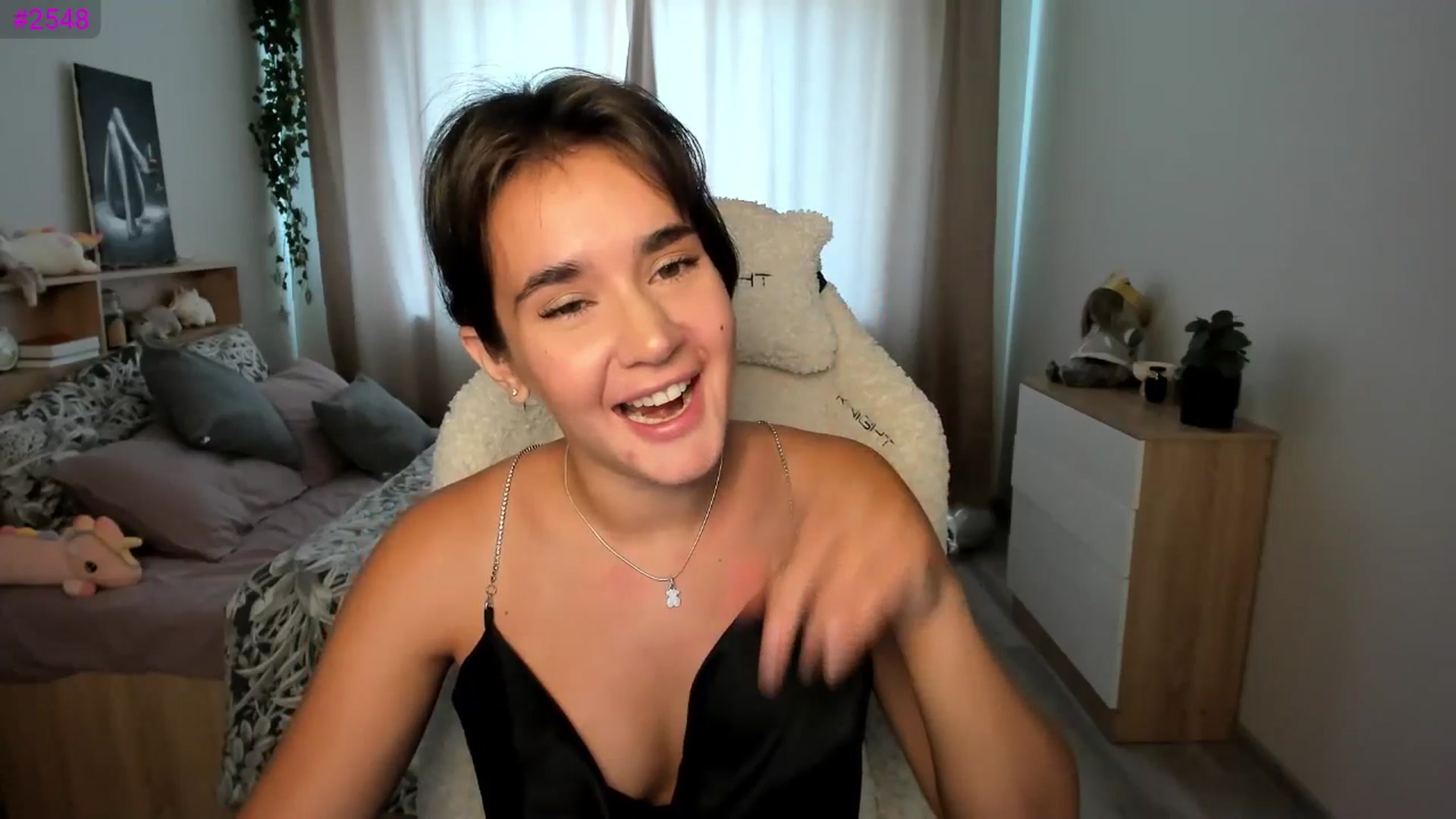 Gallery image thumbnail from Ellies_Smile's myfreecams stream on, 08/27/2025, 09:28 image 14 of 20