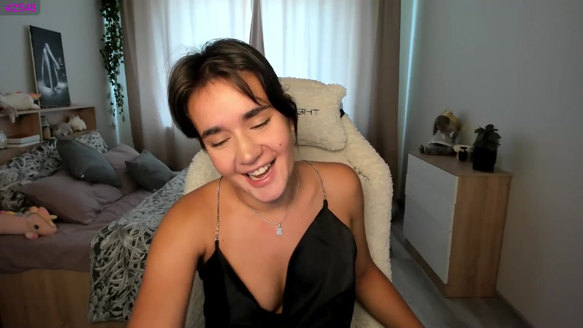 Gallery image thumbnail from Ellies_Smile's myfreecams stream on, 08/27/2025, 09:28 image 16 of 20