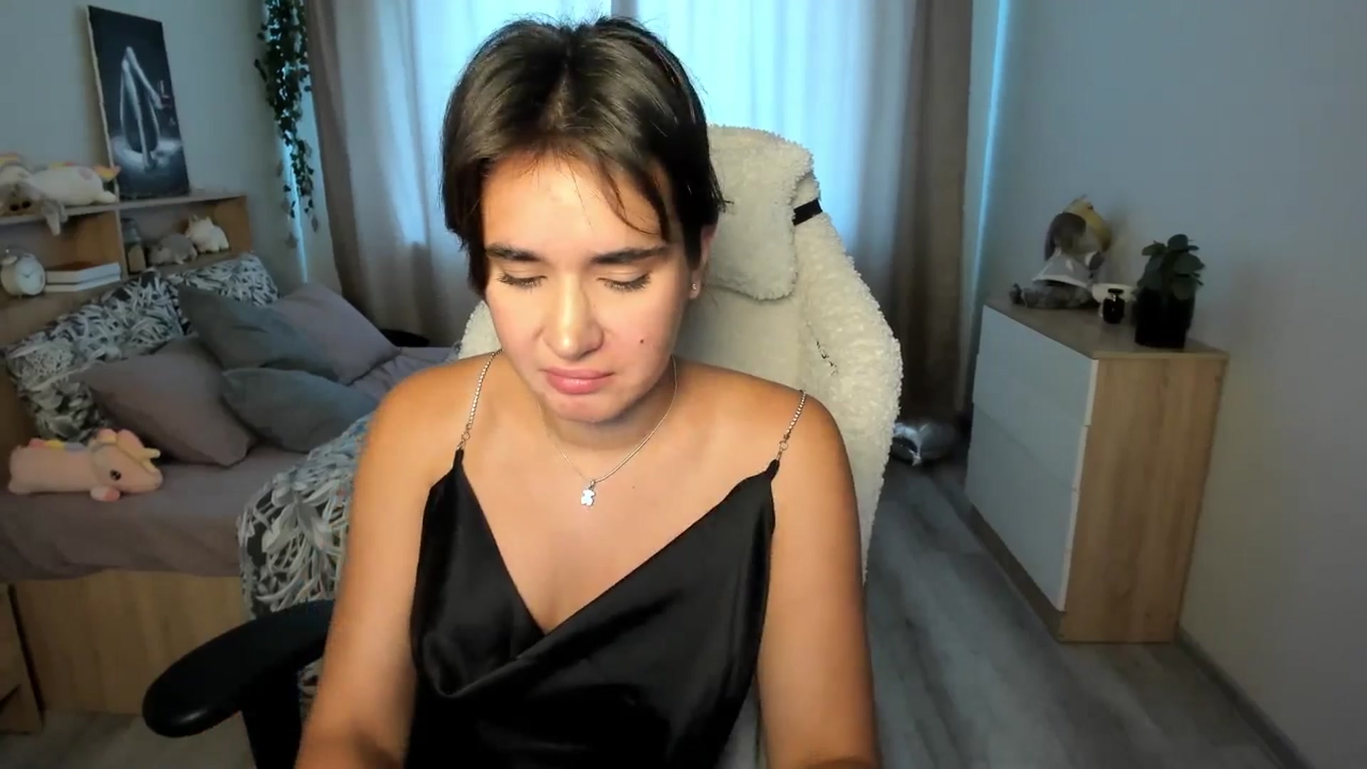 Gallery image thumbnail from Ellies_Smile's myfreecams stream on, 08/27/2025, 11:33 image 15 of 20