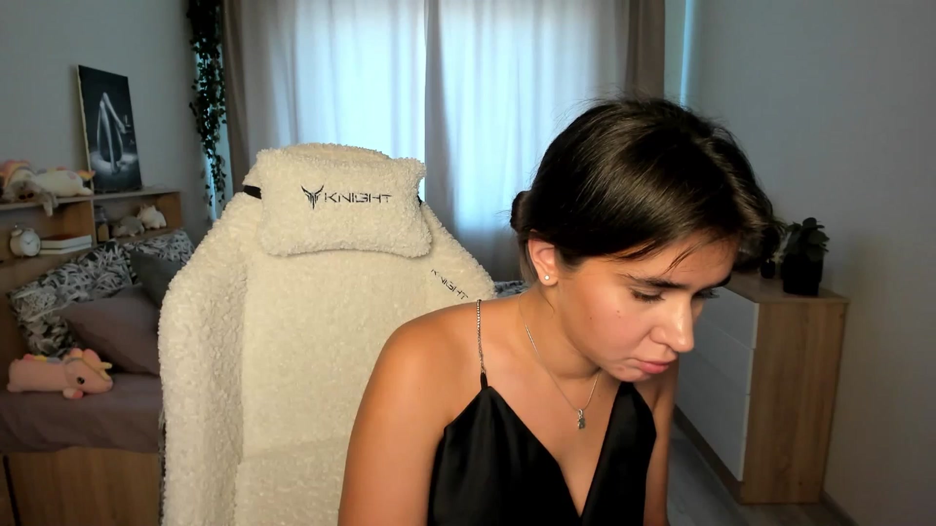 Gallery image thumbnail from Ellies_Smile's myfreecams stream on, 08/27/2025, 11:33 image 4 of 20