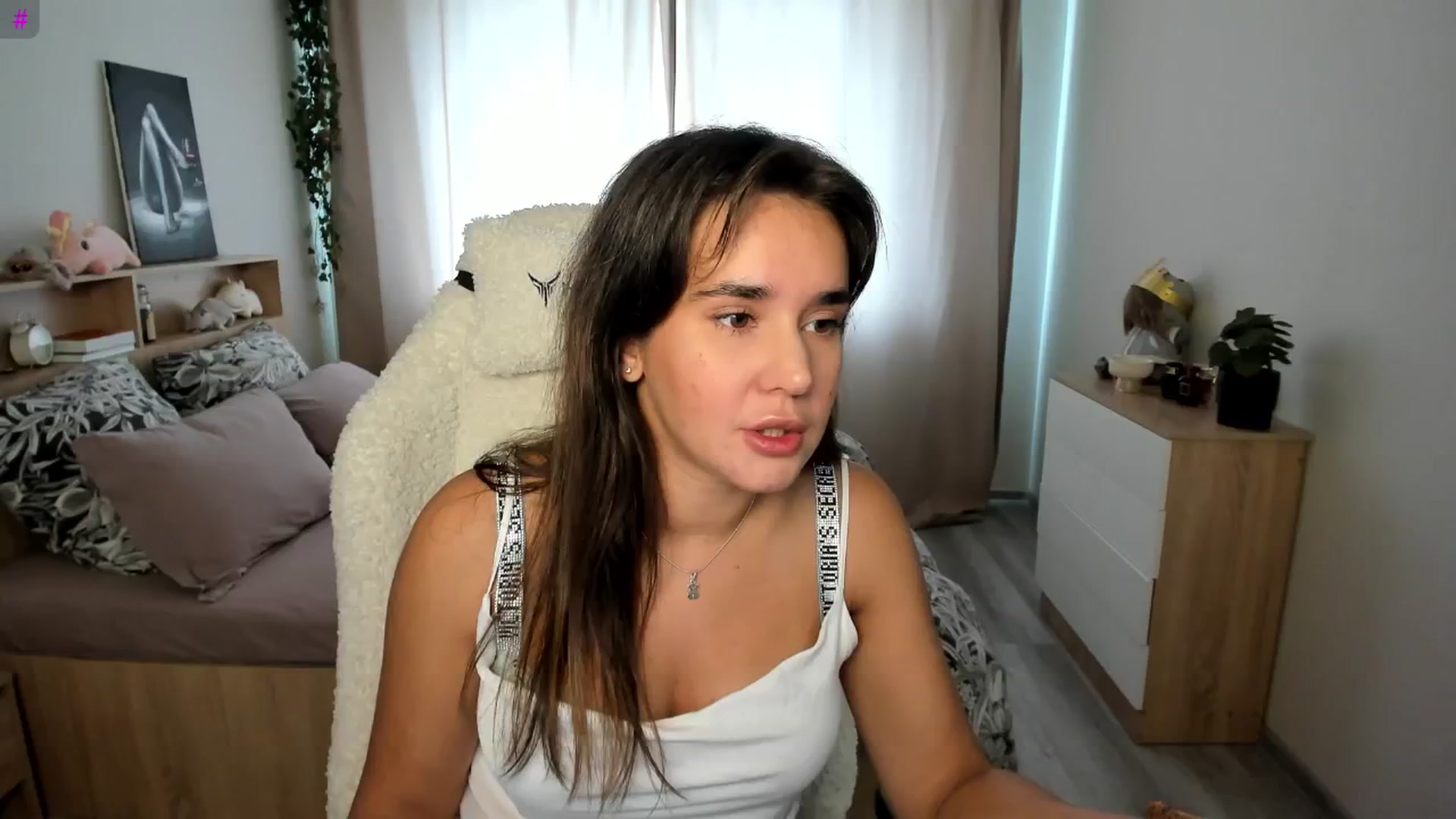 Gallery image thumbnail from Ellies_Smile's myfreecams stream on, 09/05/2025, 09:20 image 2 of 20