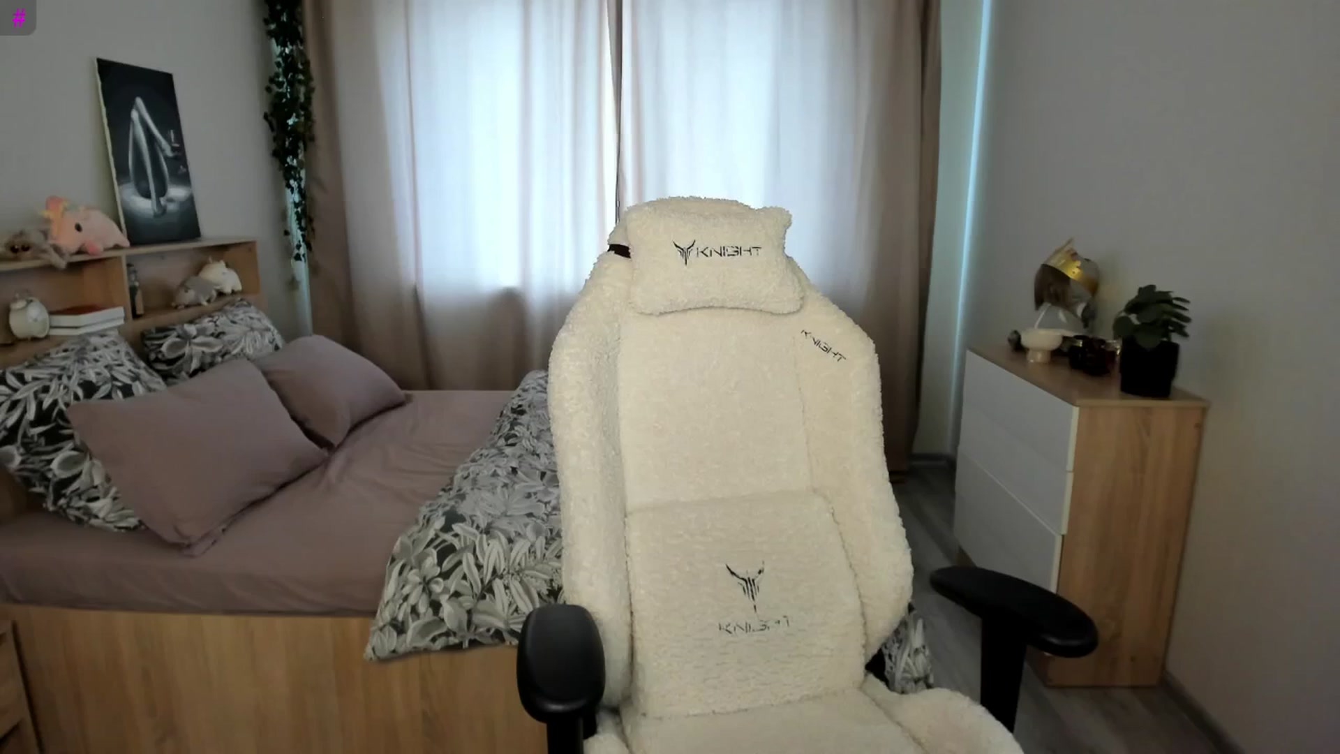 Gallery image thumbnail from Ellies_Smile's myfreecams stream on, 09/05/2025, 09:20 image 7 of 20