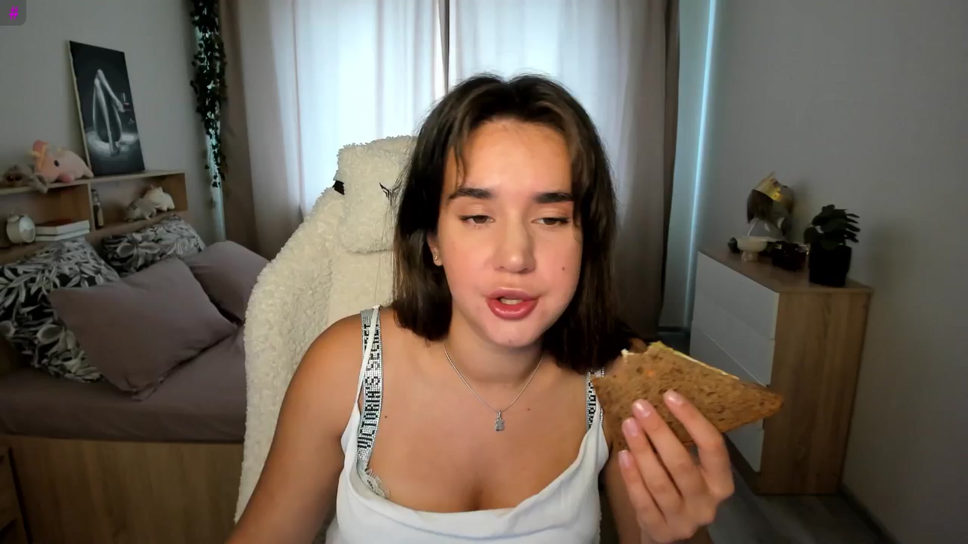Gallery image thumbnail from Ellies_Smile's myfreecams stream on, 09/05/2025, 09:20 image 4 of 20