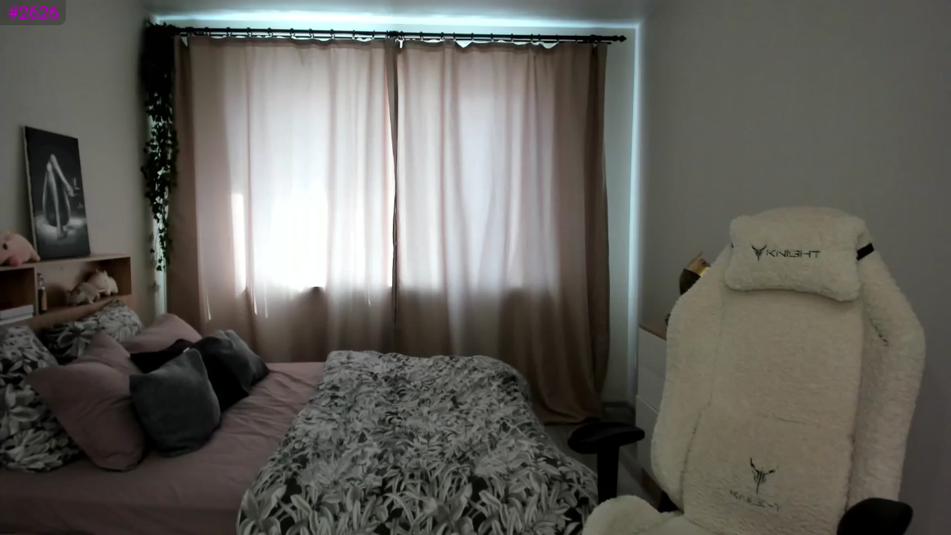 Gallery image thumbnail from Ellies_Smile's myfreecams stream on, 09/19/2025, 09:37 image 9 of 20