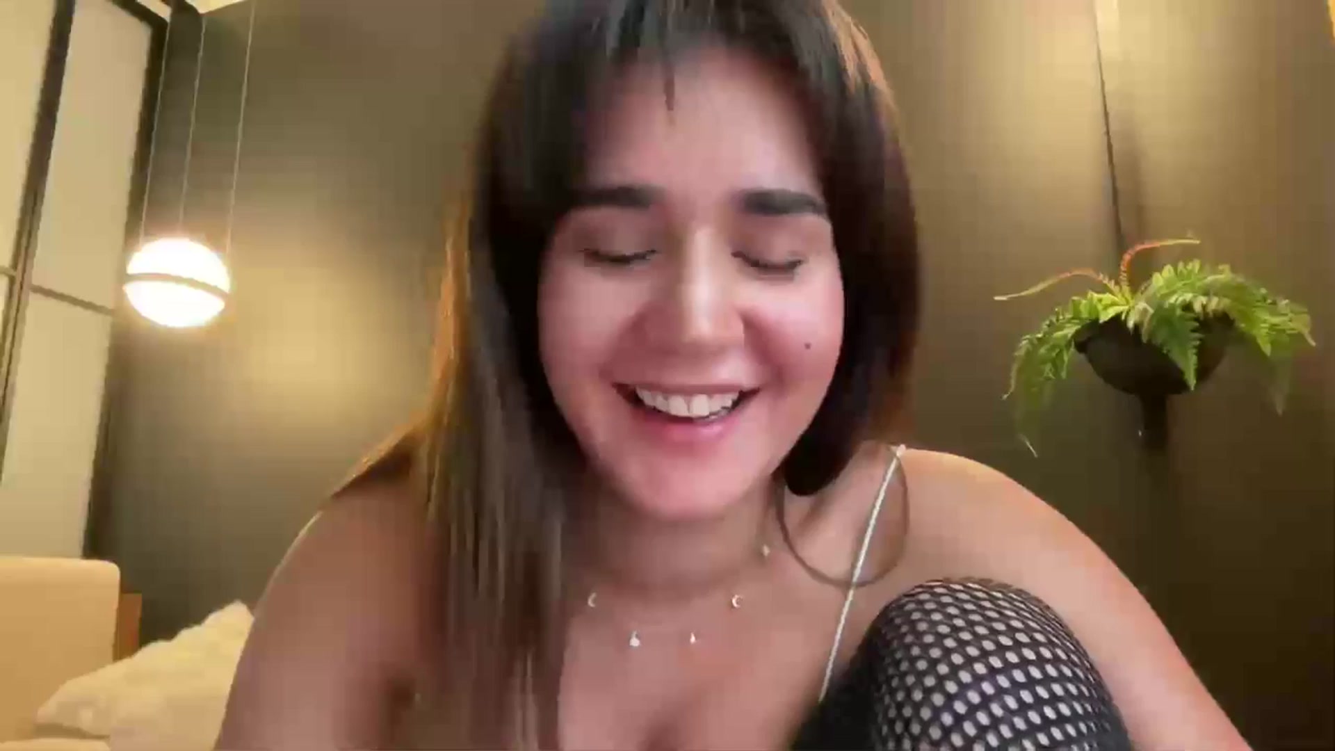 Gallery image thumbnail from Ellies_Smile's myfreecams stream on, 10/17/2025, 11:51 image 16 of 20