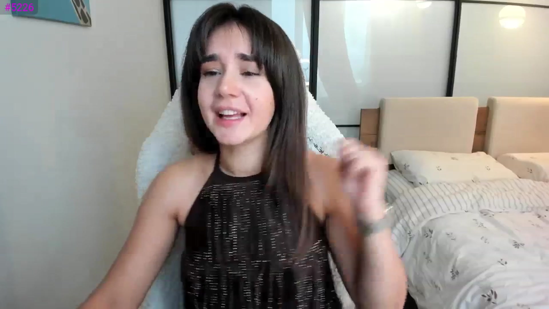 Gallery image thumbnail from Ellies_Smile's myfreecams stream on, 11/21/2025, 10:40 image 6 of 20