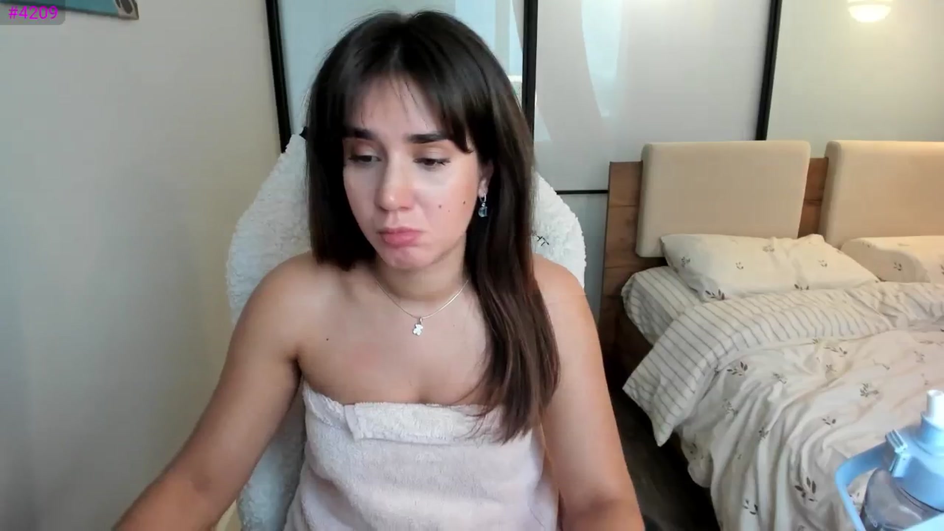 Gallery image thumbnail from Ellies_Smile's myfreecams stream on, 11/21/2025, 10:40 image 16 of 20