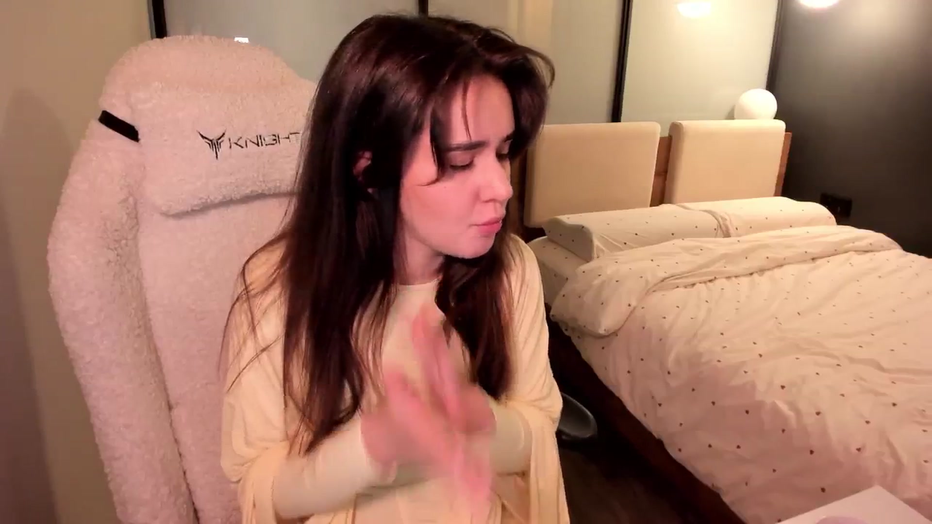 Gallery image thumbnail from Ellies_Smile's myfreecams stream on, 02/24/2026, 16:54 image 13 of 20