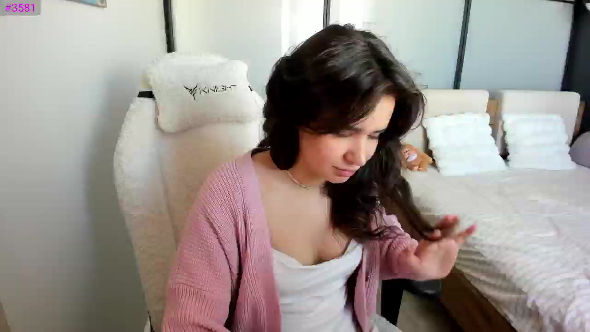 Gallery image thumbnail from Ellies_Smile's myfreecams stream on, 03/12/2026, 12:05 image 6 of 20
