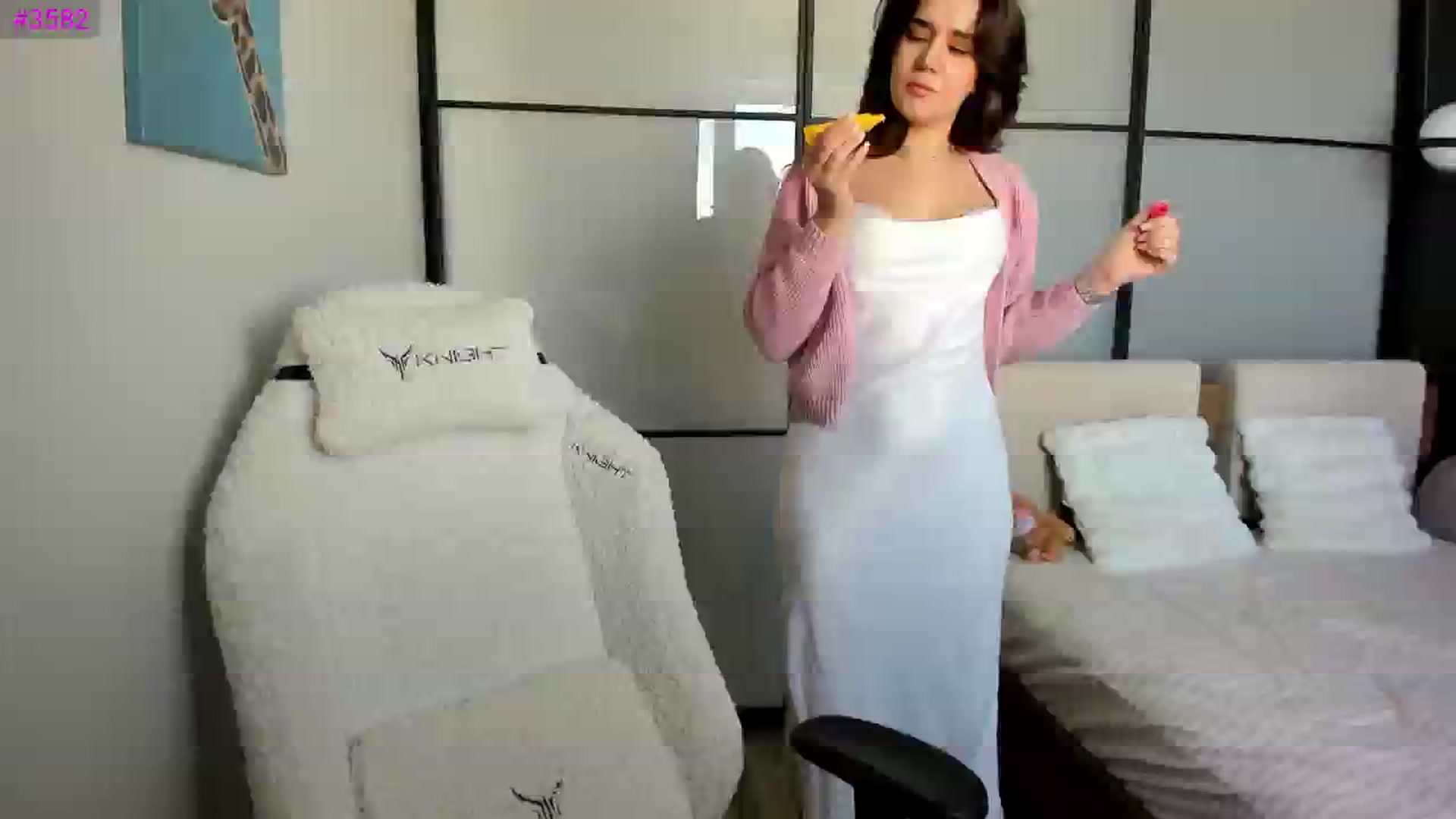Gallery image thumbnail from Ellies_Smile's myfreecams stream on, 03/12/2026, 12:05 image 8 of 20