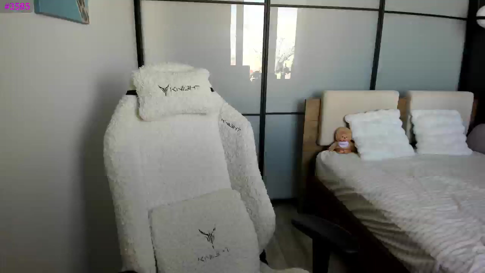 Gallery image thumbnail from Ellies_Smile's myfreecams stream on, 03/12/2026, 12:05 image 16 of 20