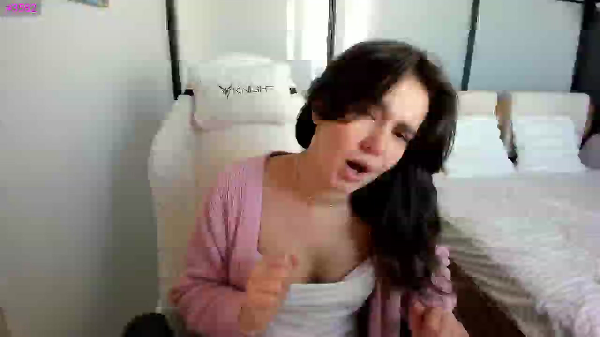 Gallery image thumbnail from Ellies_Smile's myfreecams stream on, 03/12/2026, 12:05 image 7 of 20