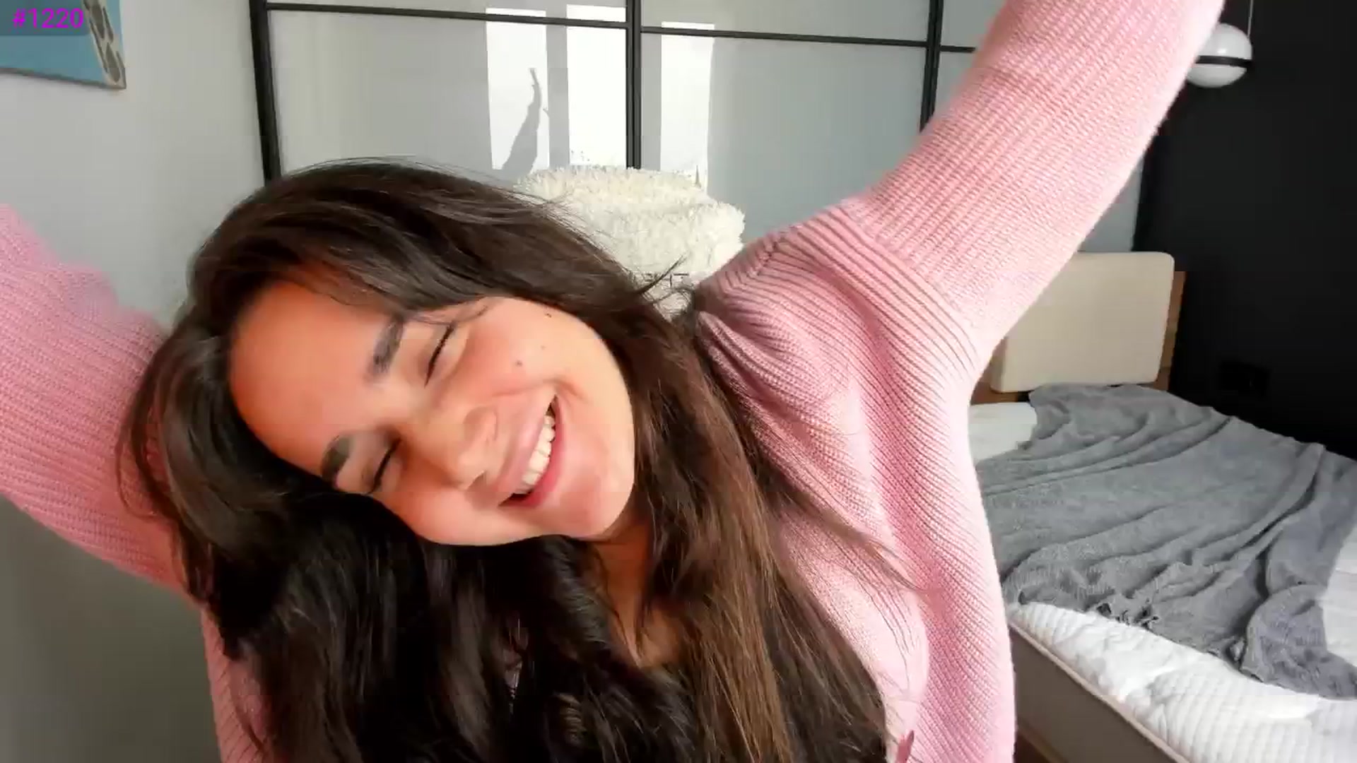 Gallery image thumbnail from Ellies_Smile's myfreecams stream on, 03/17/2026, 10:51 image 8 of 20