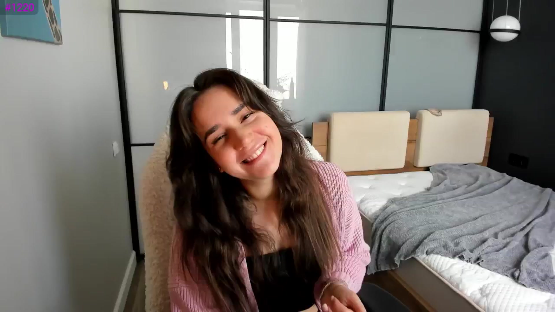 Gallery image thumbnail from Ellies_Smile's myfreecams stream on, 03/17/2026, 10:51 image 2 of 20