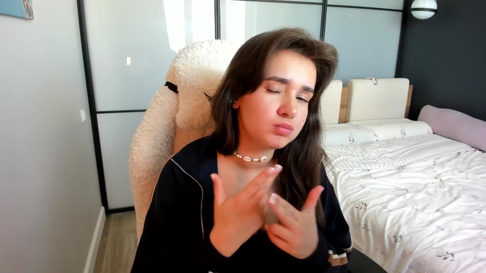 Gallery image thumbnail from Ellies_Smile's myfreecams stream on, 04/16/2026, 11:06 image 12 of 20