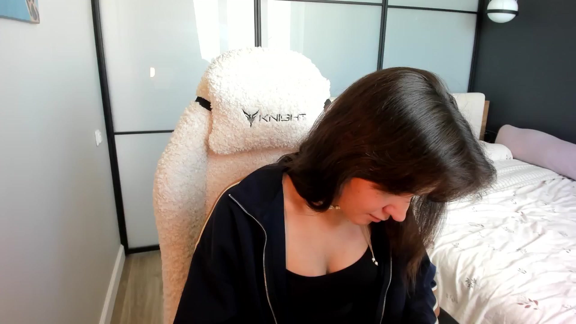 Gallery image thumbnail from Ellies_Smile's myfreecams stream on, 04/16/2026, 11:06 image 17 of 20