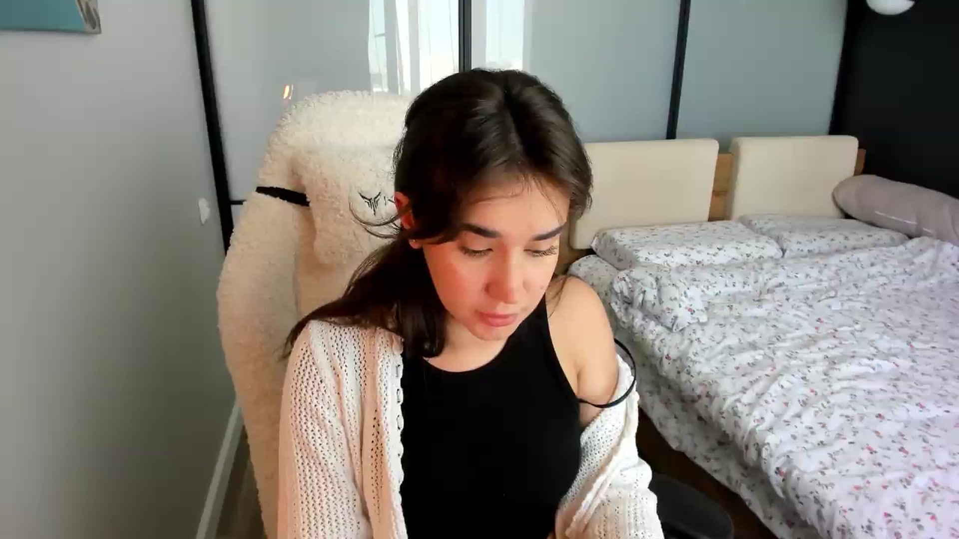 Gallery image thumbnail from Ellies_Smile's myfreecams stream on, 05/22/2026, 10:54 image 18 of 20