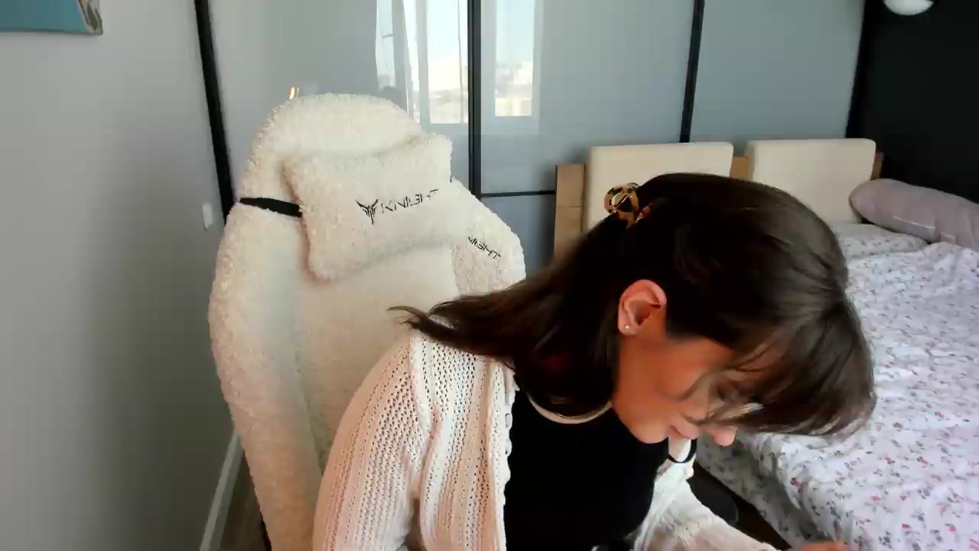 Gallery image thumbnail from Ellies_Smile's myfreecams stream on, 05/22/2026, 10:54 image 17 of 20