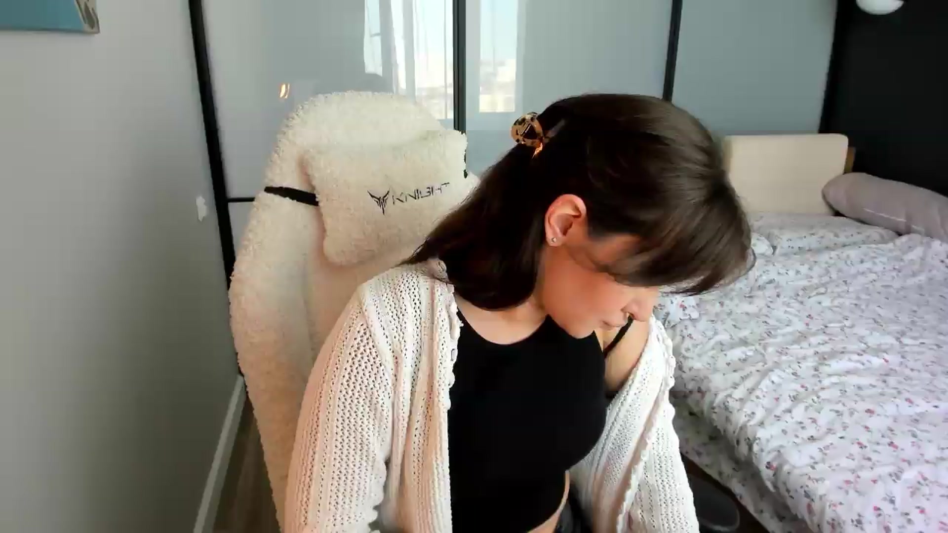 Gallery image thumbnail from Ellies_Smile's myfreecams stream on, 05/22/2026, 10:54 image 2 of 20