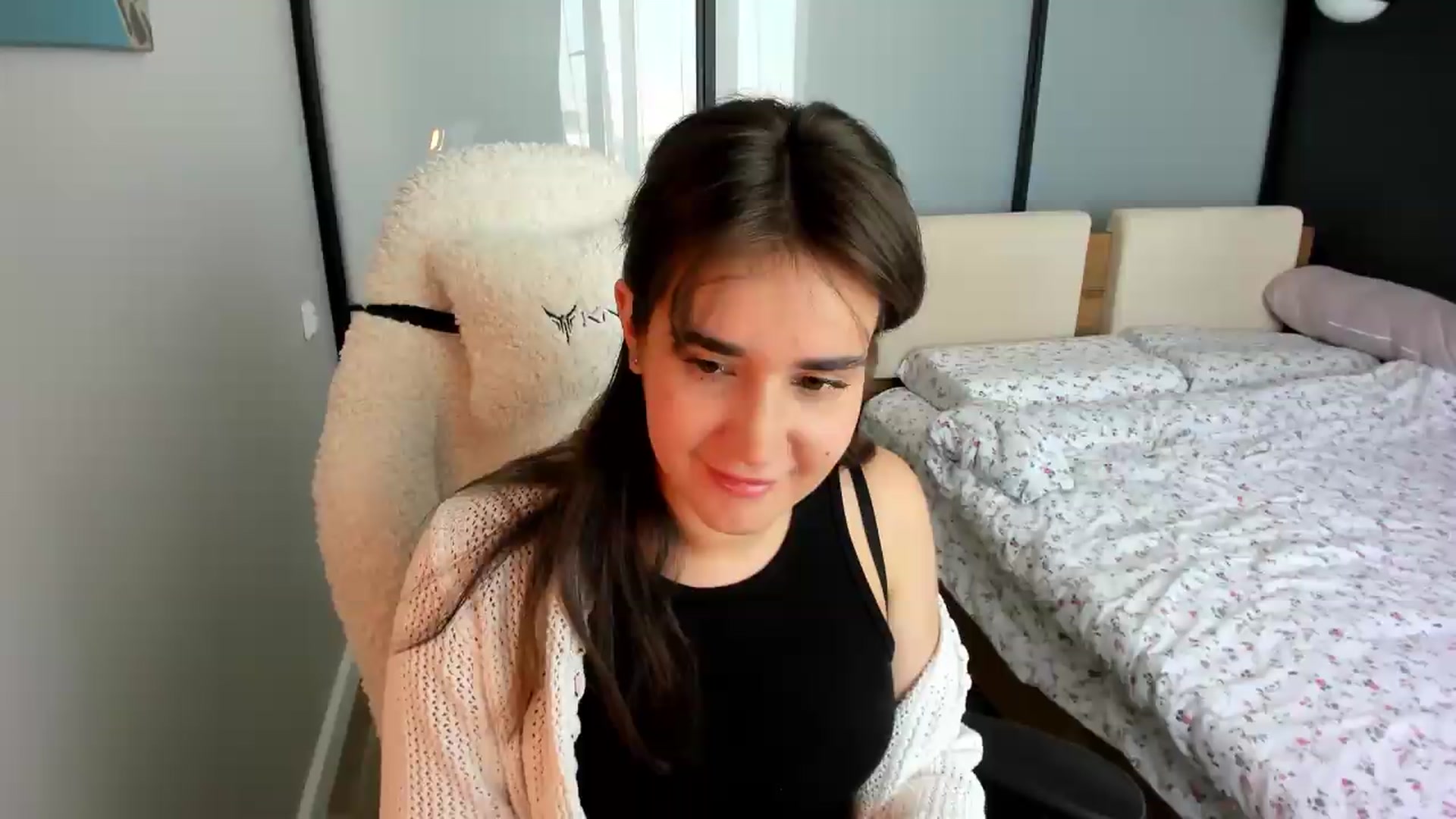 Gallery image thumbnail from Ellies_Smile's myfreecams stream on, 05/22/2026, 11:23 image 2 of 20
