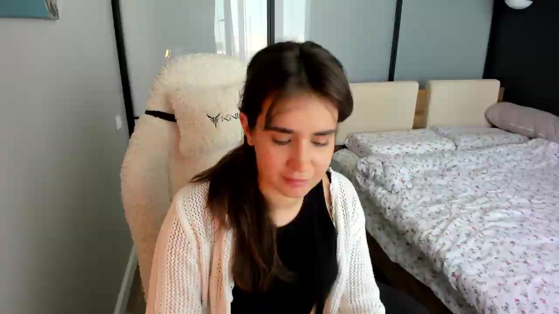 Gallery image thumbnail from Ellies_Smile's myfreecams stream on, 05/22/2026, 11:23 image 15 of 20