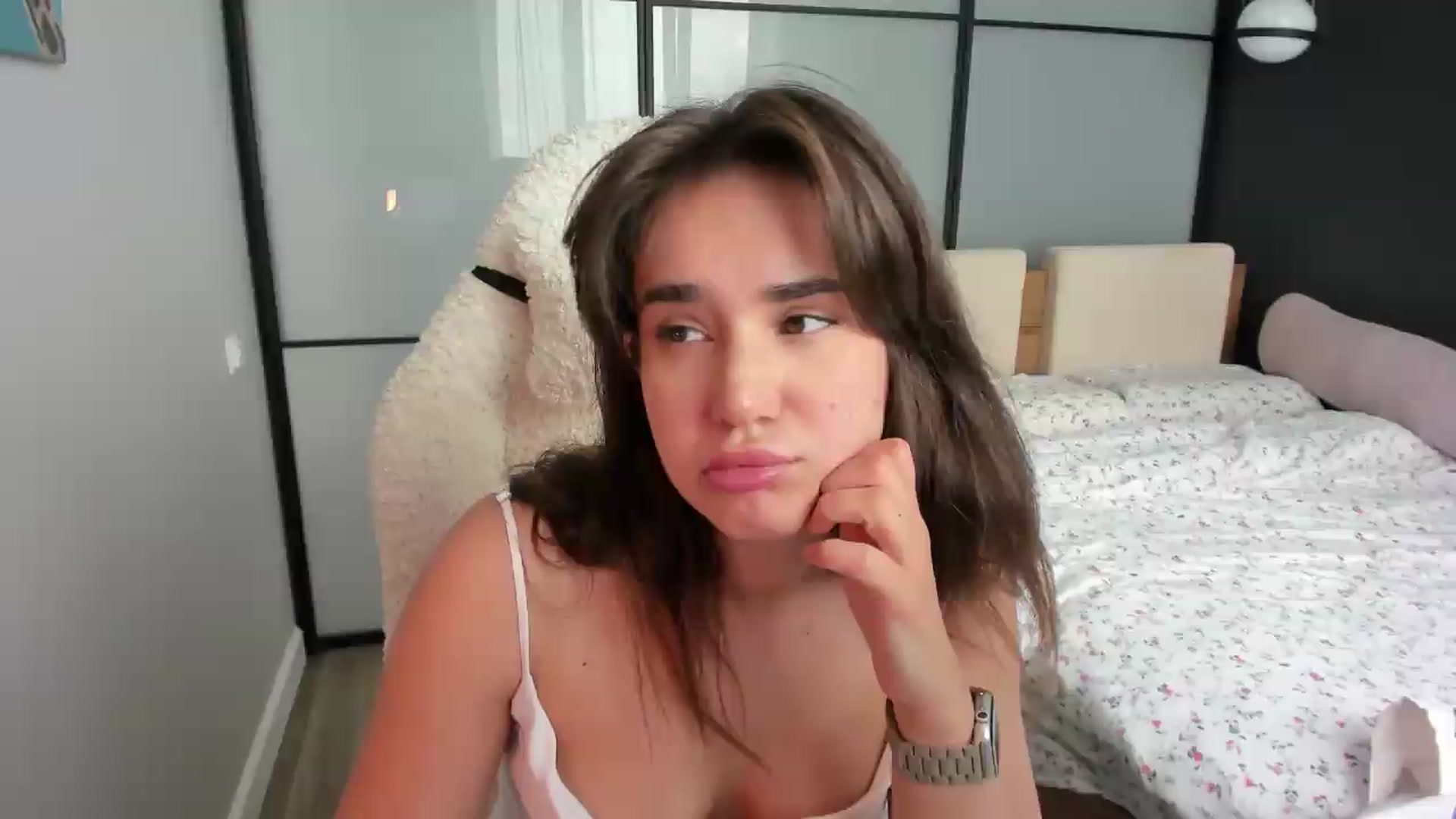 Gallery image thumbnail from Ellies_Smile's myfreecams stream on, 05/26/2026, 10:04 image 18 of 20