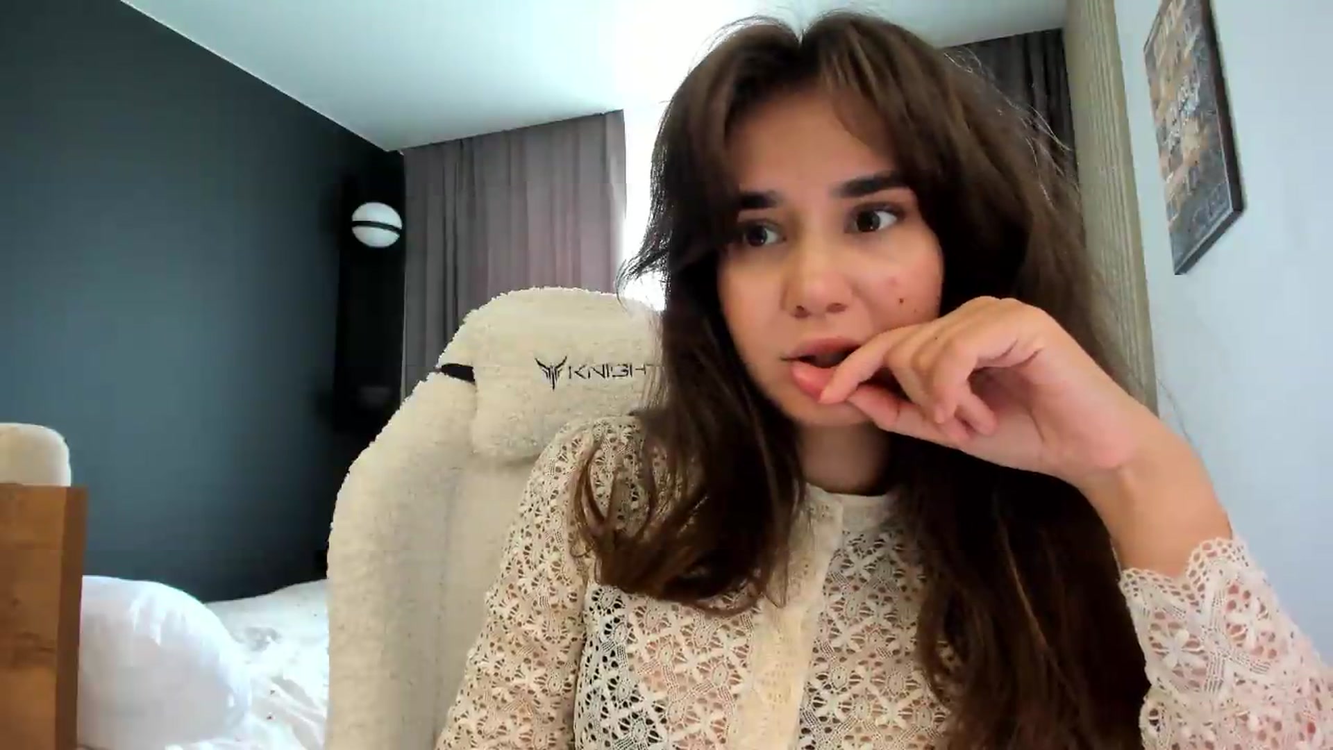 Gallery image thumbnail from Ellies_Smile's myfreecams stream on, 07/29/2026, 13:36 image 5 of 20