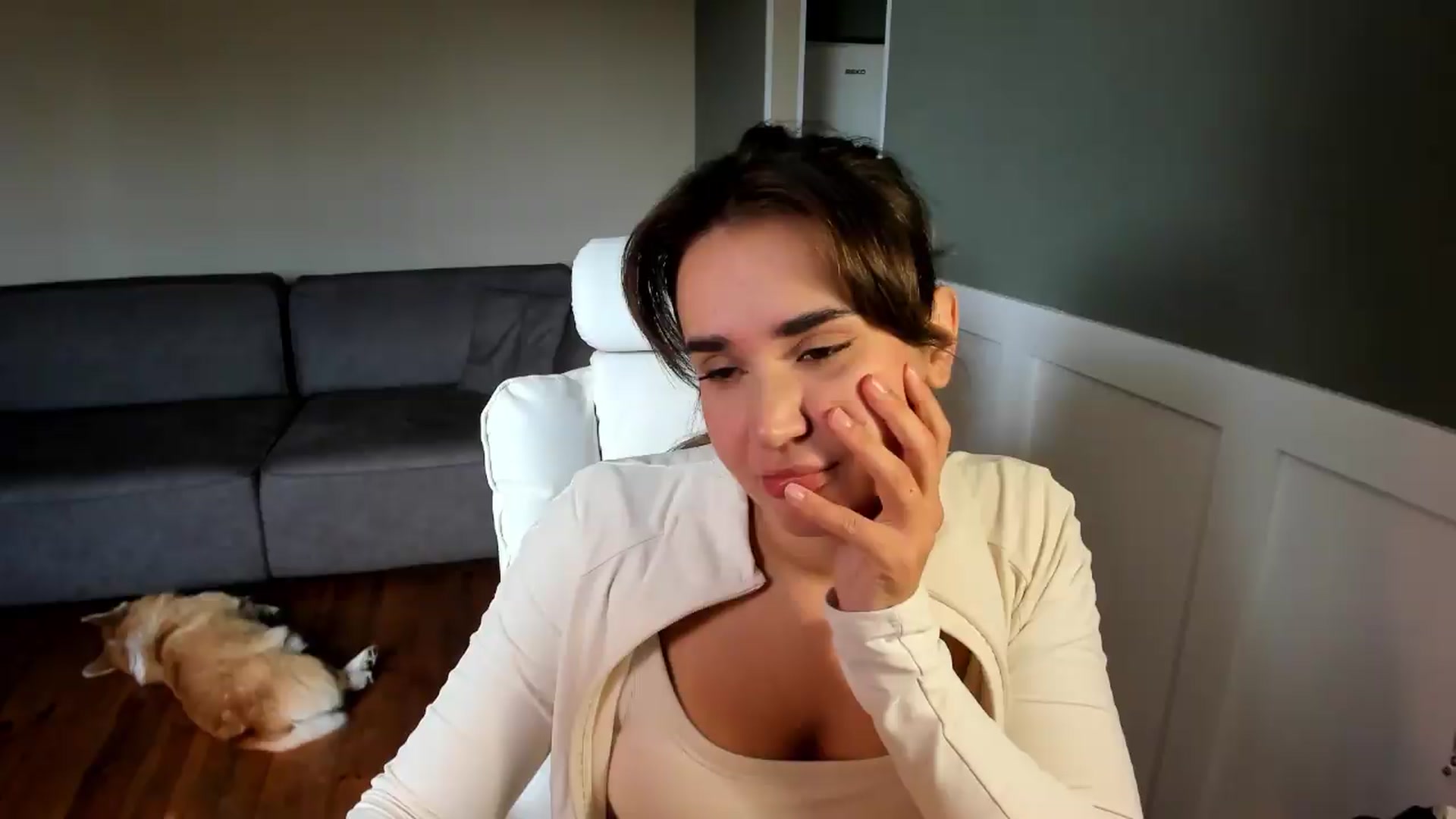 Gallery image thumbnail from Ellies_Smile's myfreecams stream on, 08/20/2026, 09:49 image 6 of 20