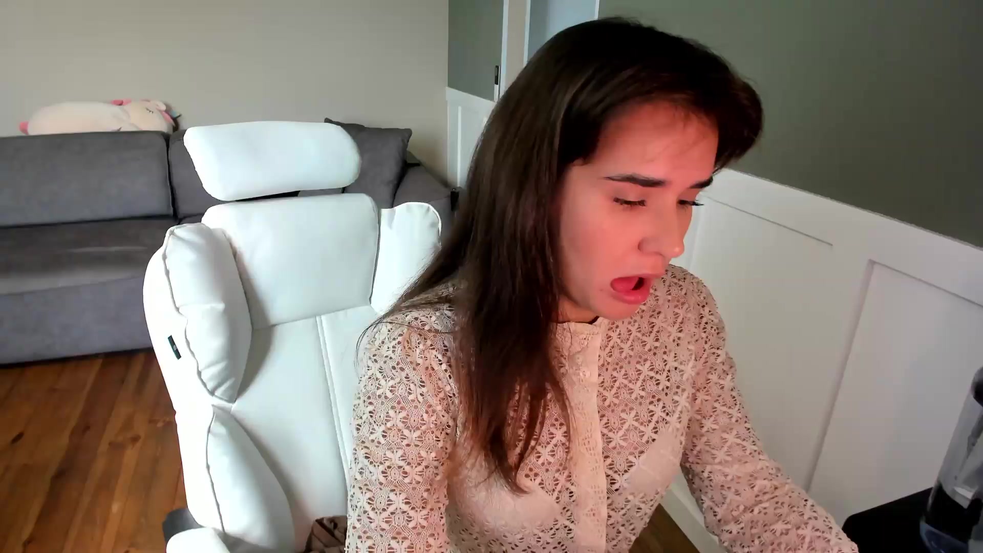 Gallery image thumbnail from Ellies_Smile's myfreecams stream on, 09/08/2026, 09:33 image 4 of 20