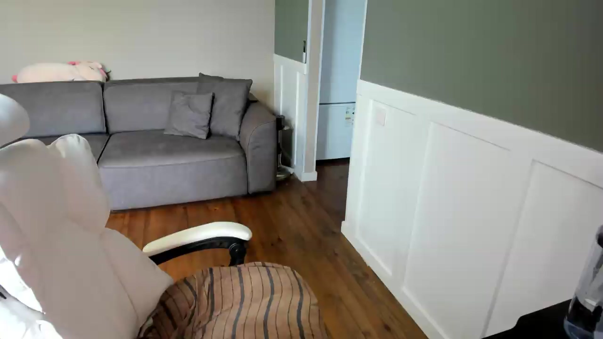 Gallery image thumbnail from Ellies_Smile's myfreecams stream on, 09/08/2026, 09:33 image 2 of 20
