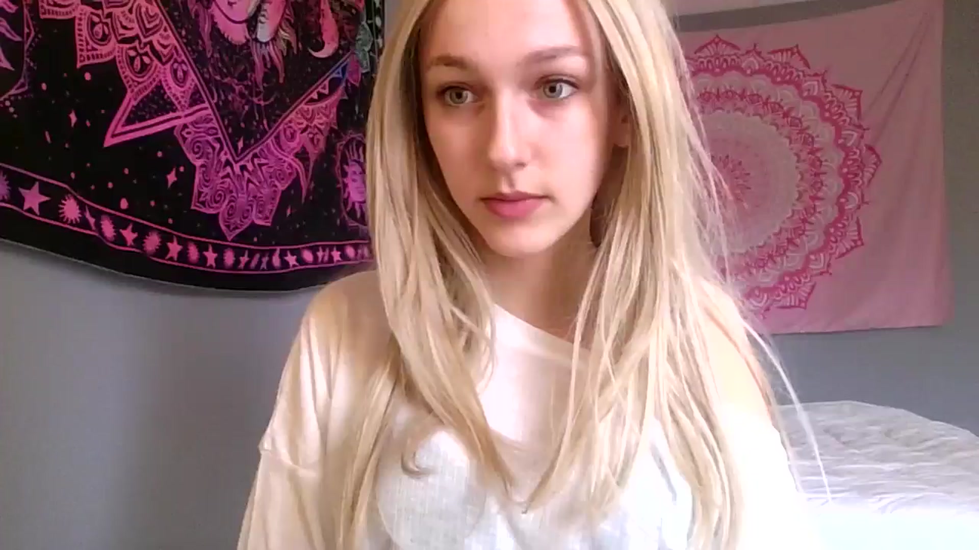 Gallery image thumbnail from Elliesdream's myfreecams stream on, 03/05/2026, 18:08 image 12 of 20