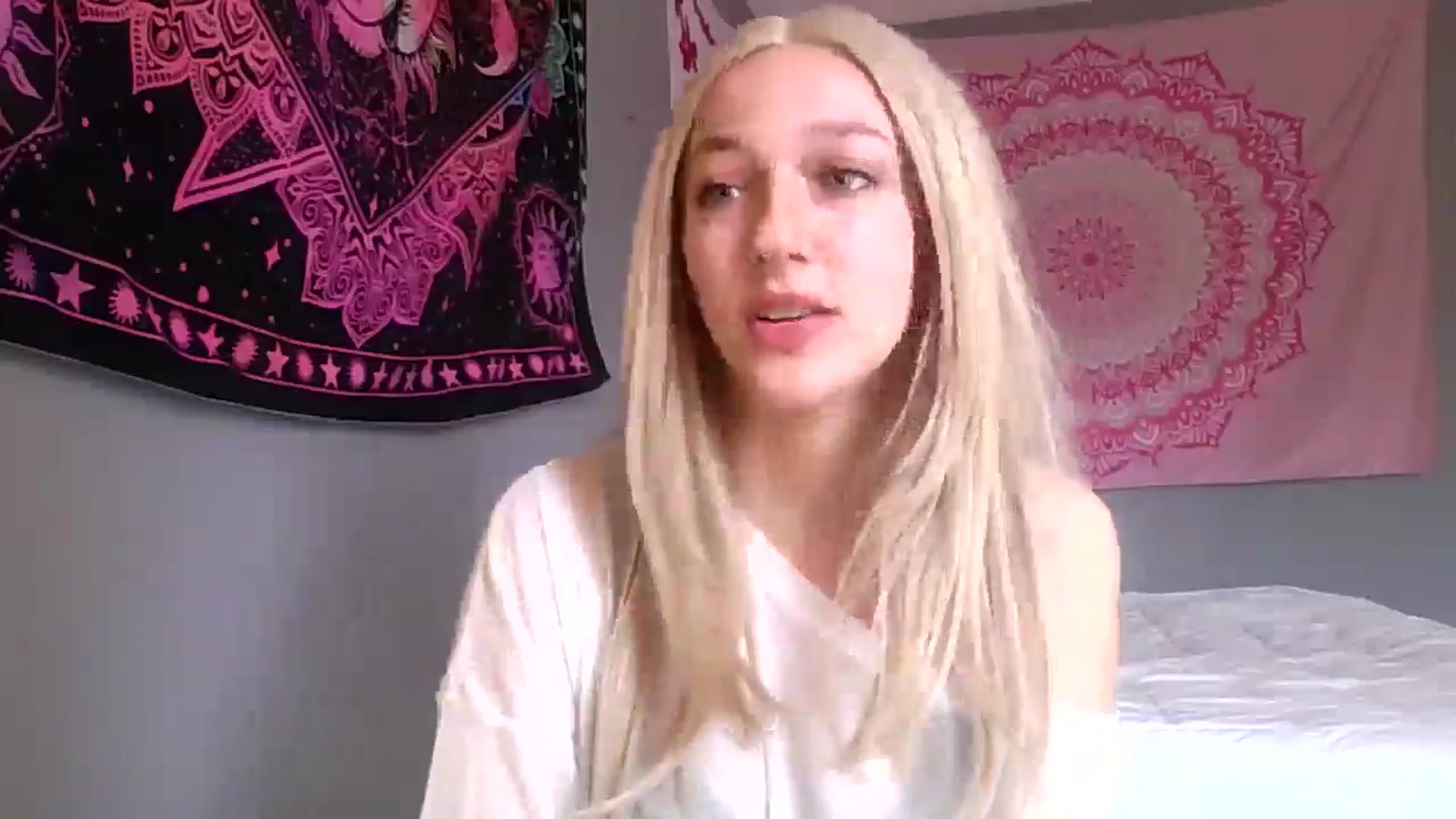 Gallery image thumbnail from Elliesdream's myfreecams stream on, 03/05/2026, 18:08 image 16 of 20